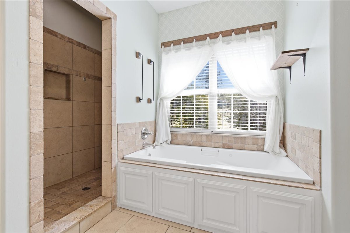 429 Winter Rose Property Photo 22