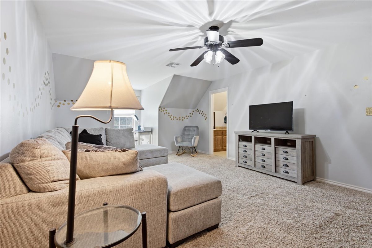 429 Winter Rose Property Photo 30