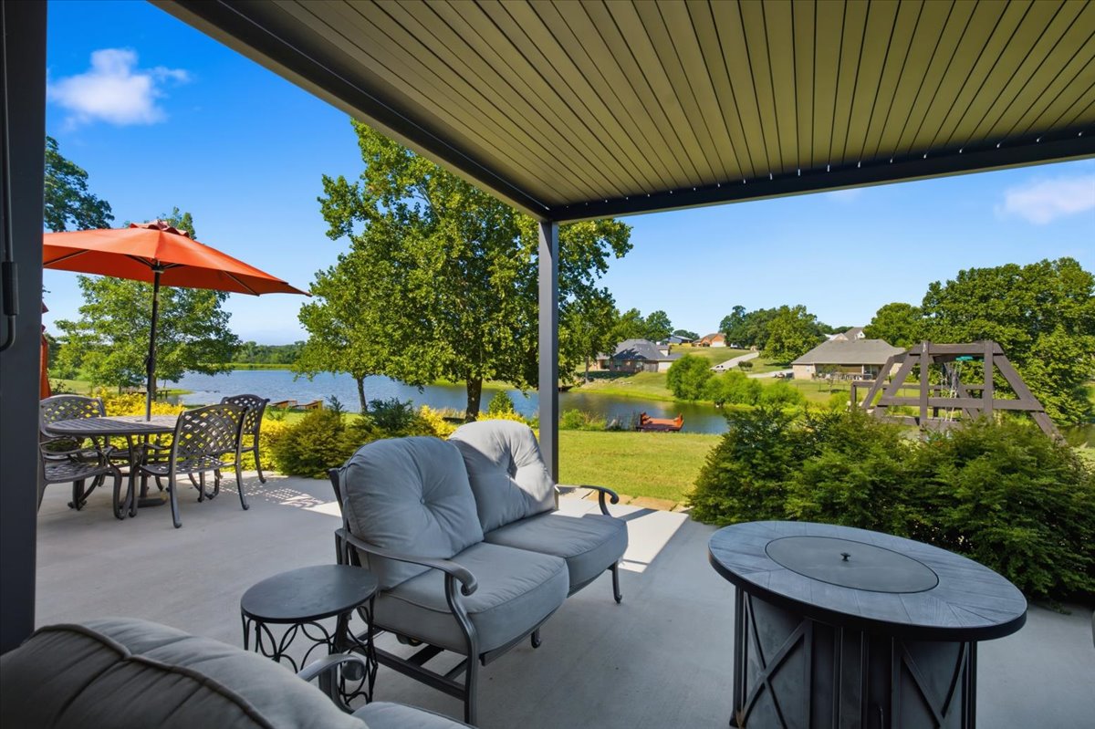 429 Winter Rose Property Photo 38