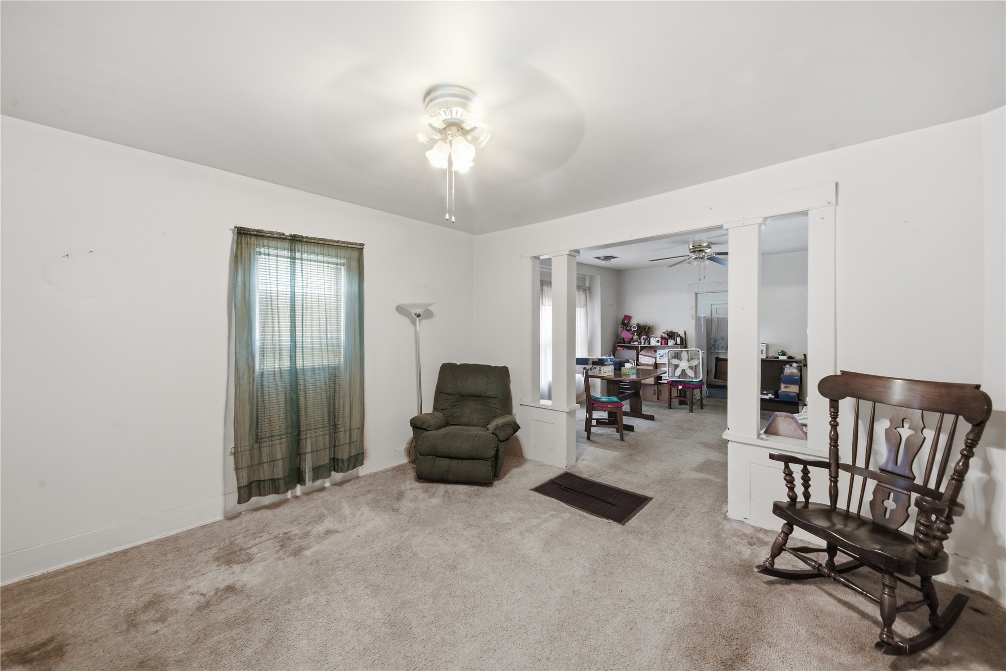 801 S St Louis Avenue Property Photo 4