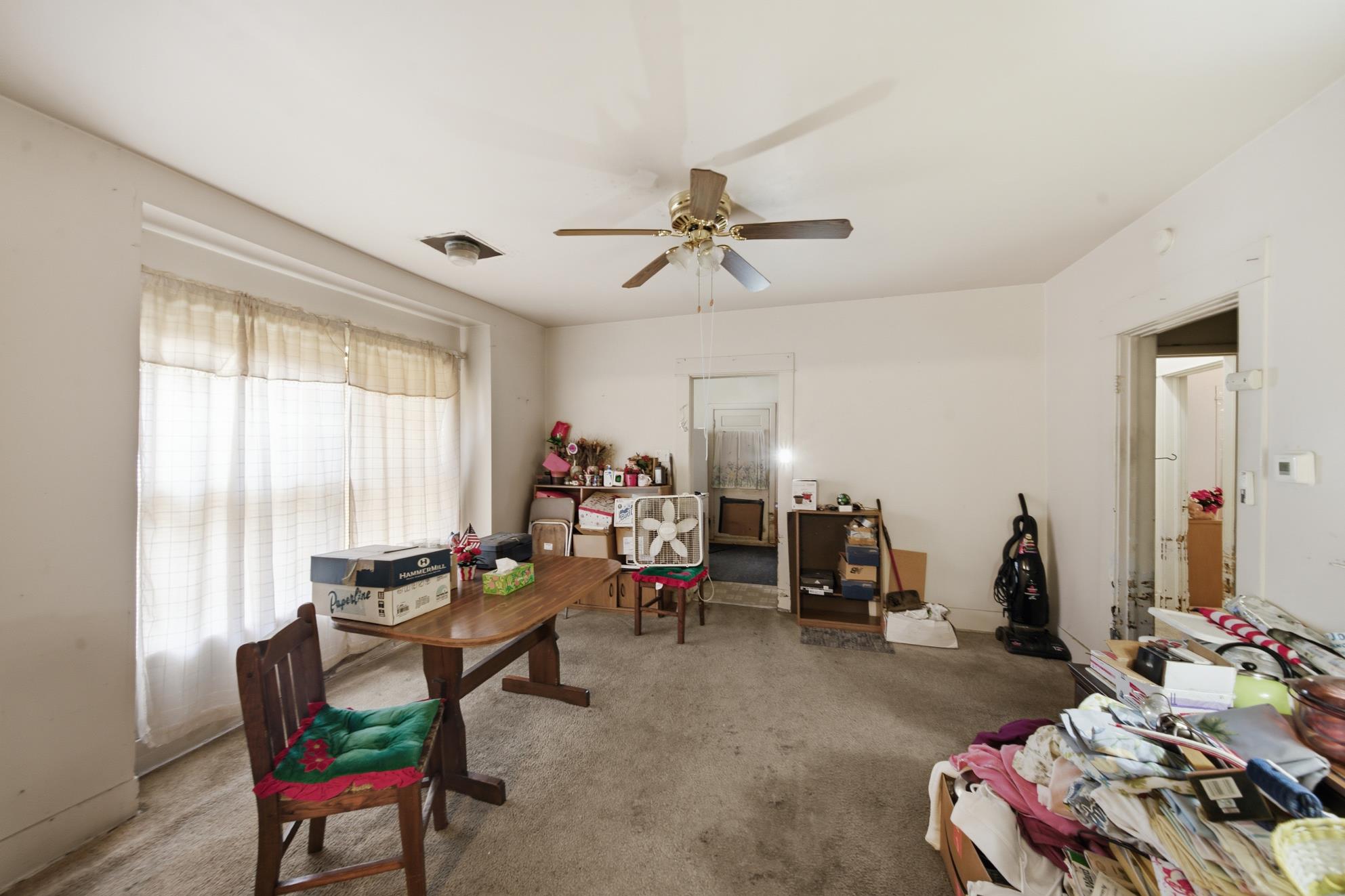 801 S St Louis Avenue Property Photo 6