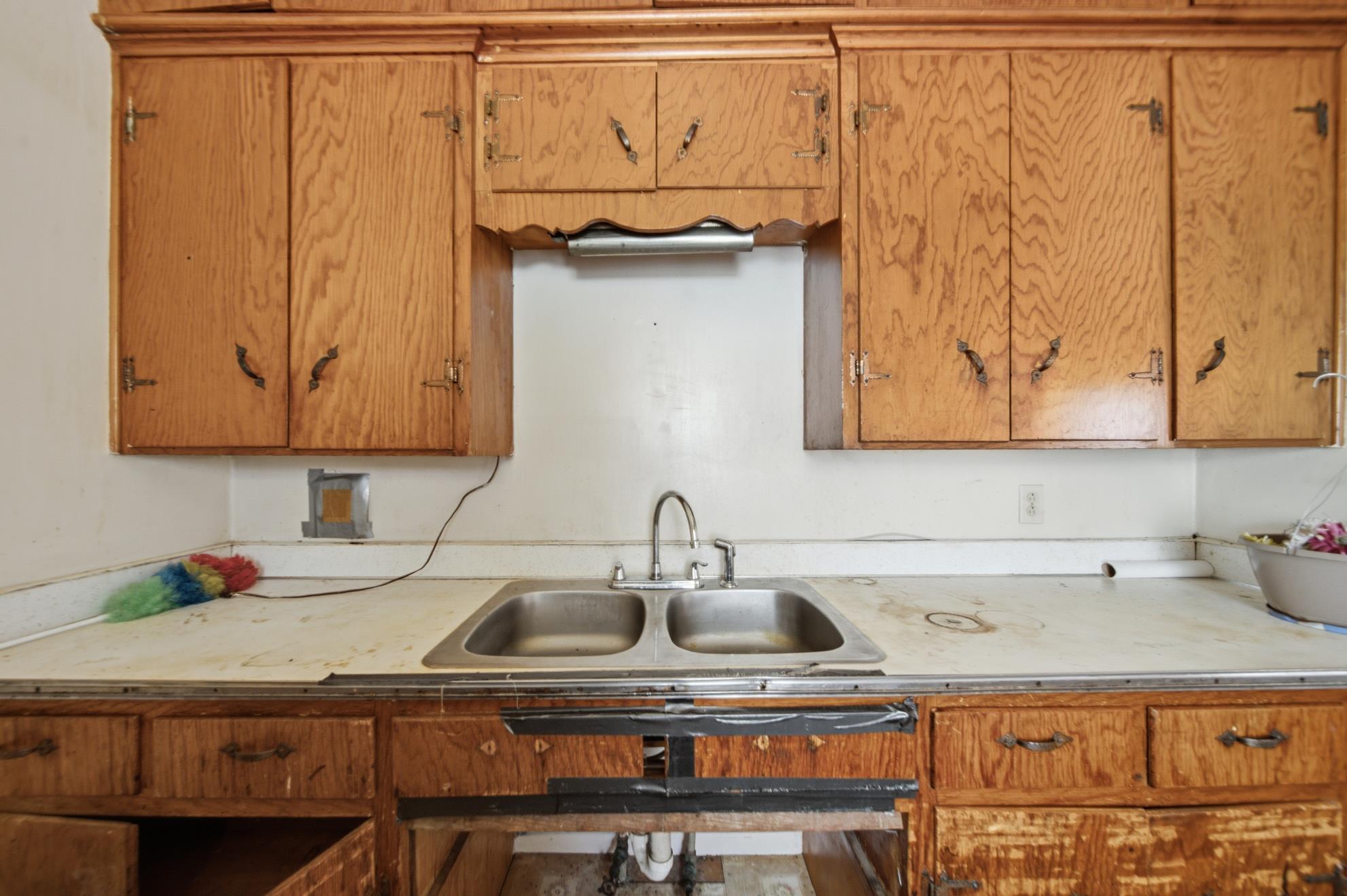 801 S St Louis Avenue Property Photo 8