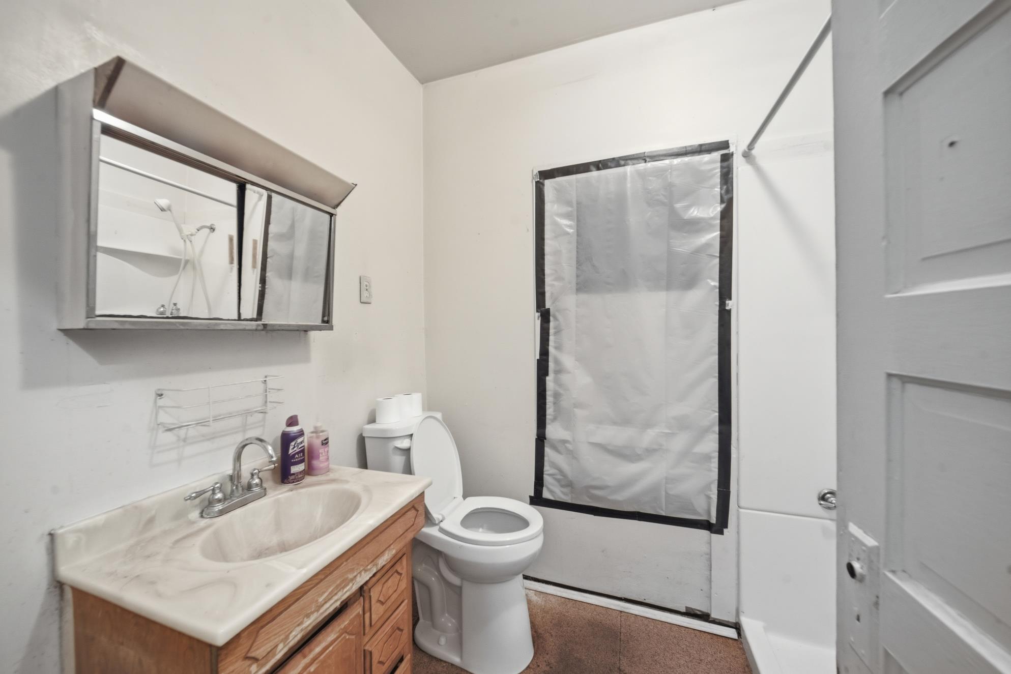 801 S St Louis Avenue Property Photo 9