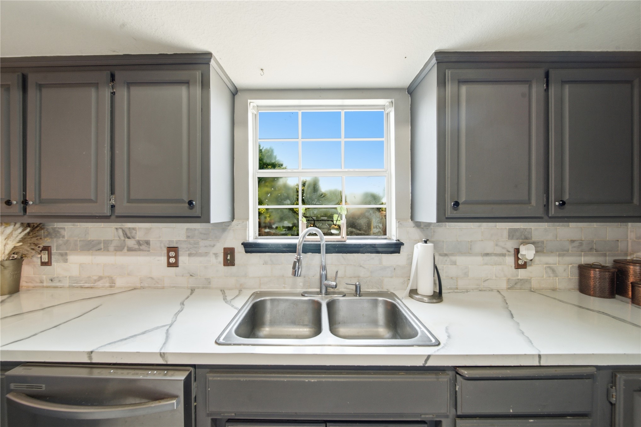 2500 W Kent Street Property Photo 18