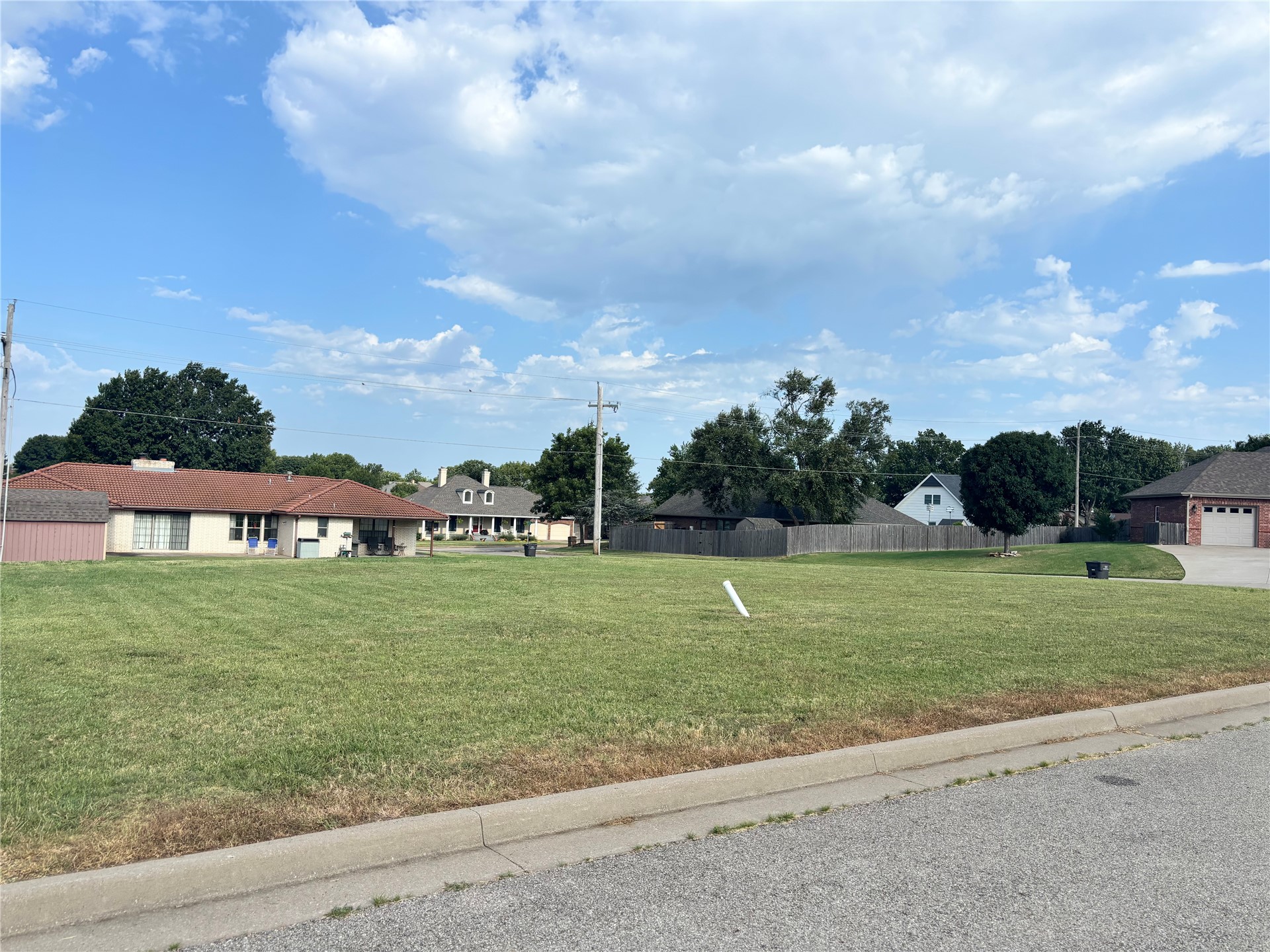 219 Beecher Property Photo 4