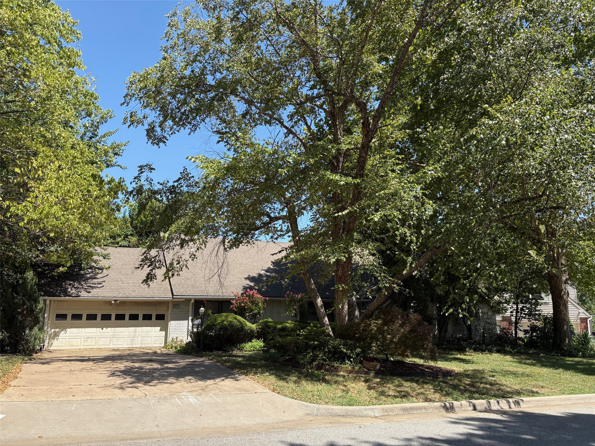 6921 S Jamestown Avenue Property Photo 33