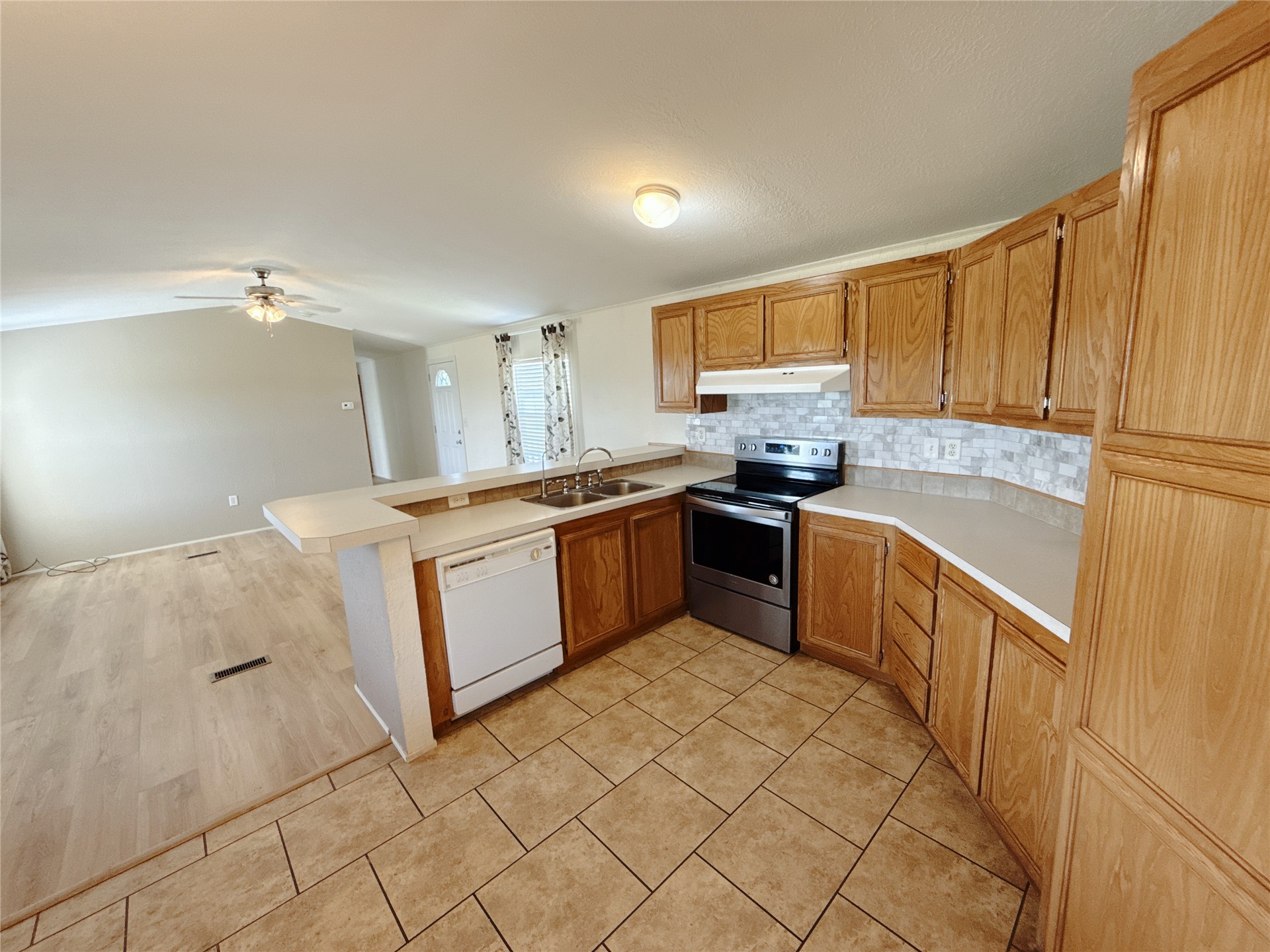 1415 S Rose Road Property Photo 28