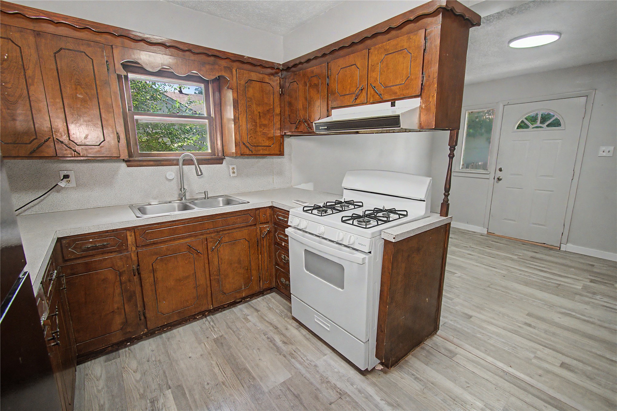 2112 Jefferson Street Property Photo 7