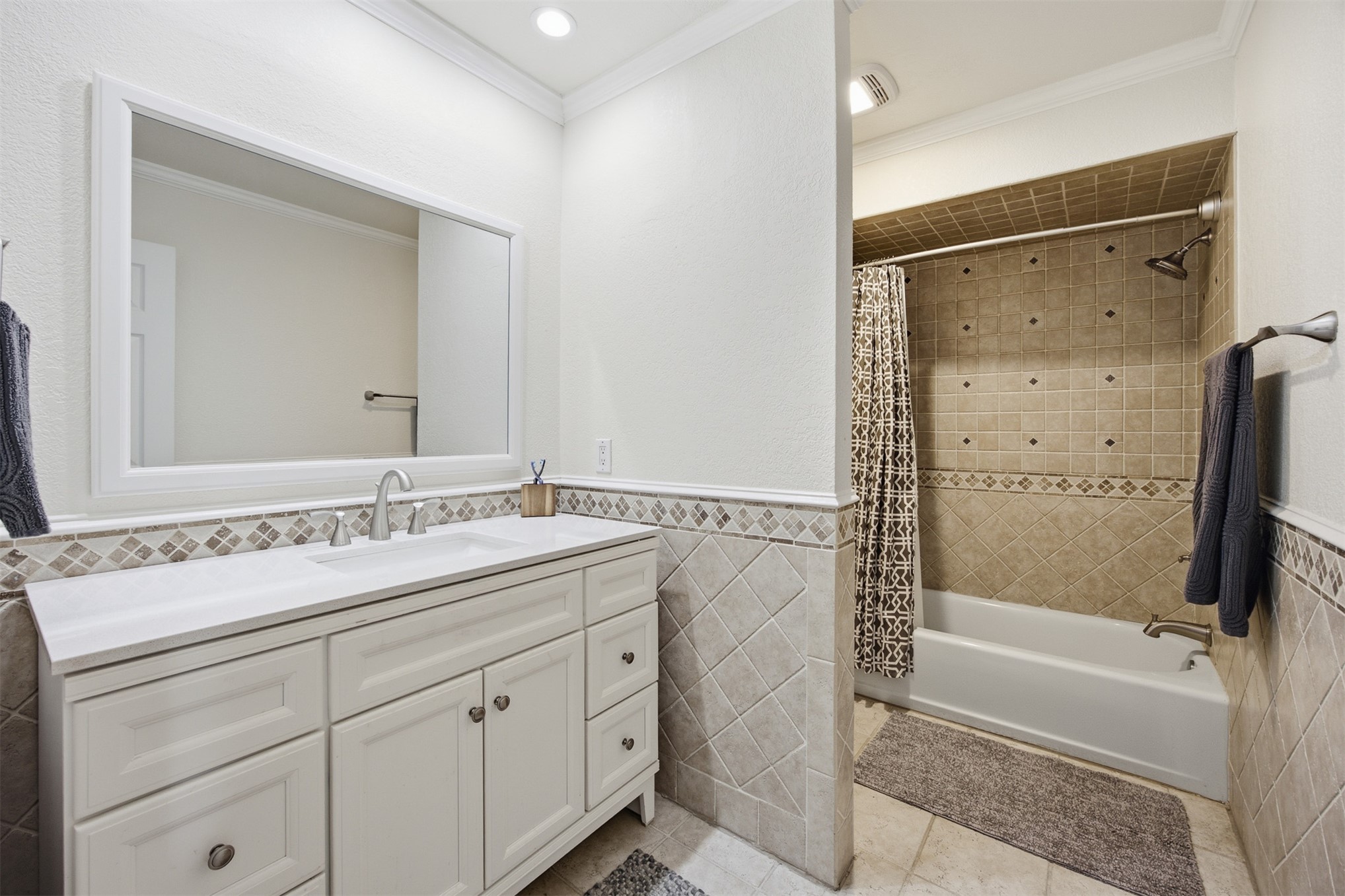 7302 S Evanston Avenue Property Photo 16
