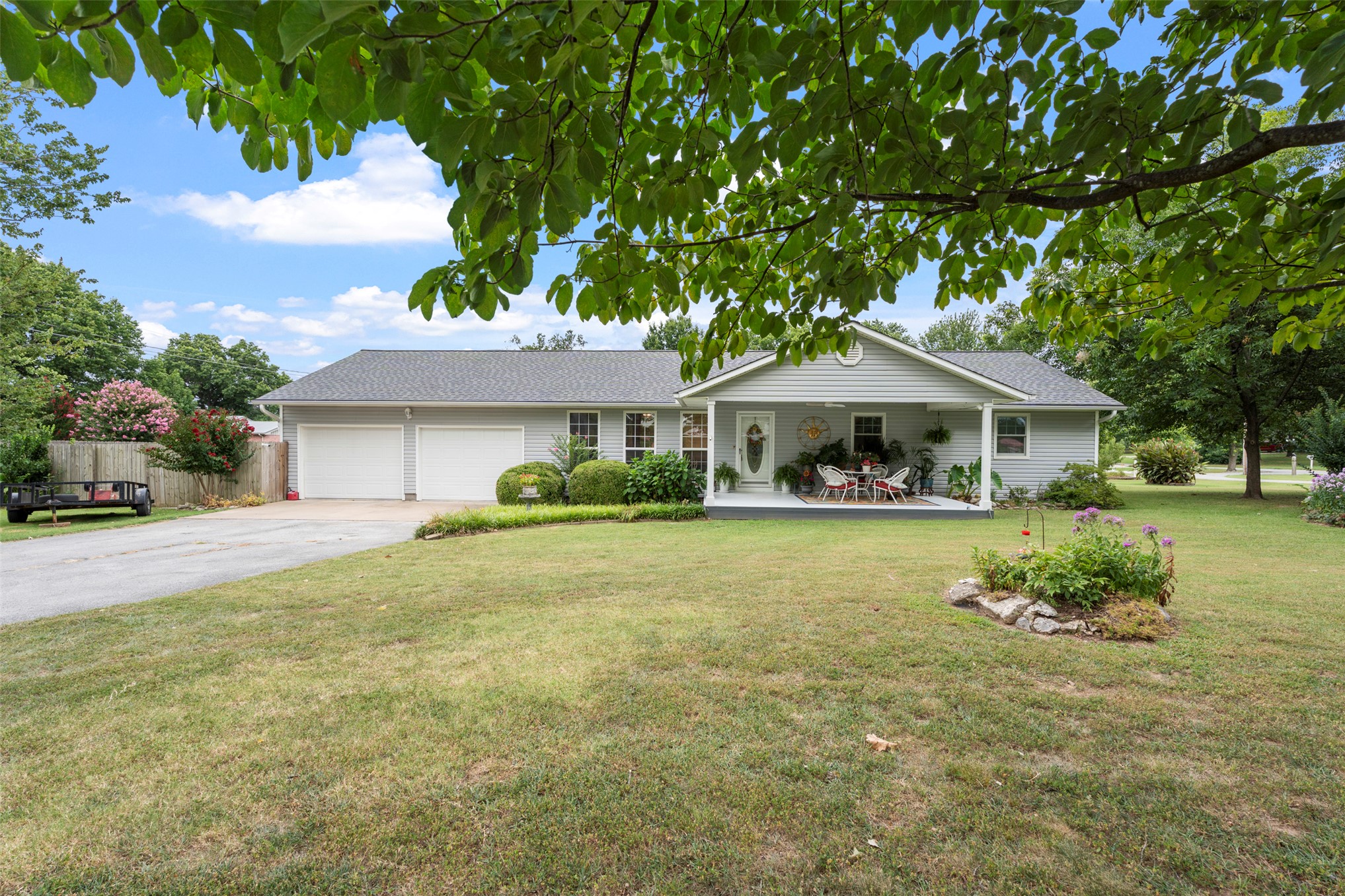 1552 Page Lane Property Photo 1