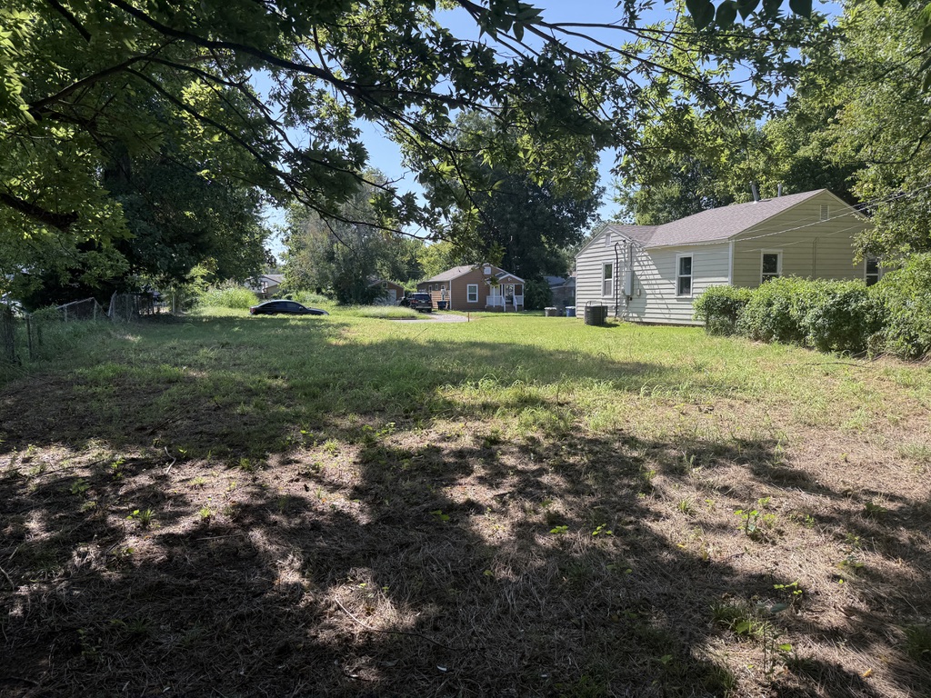 527 S 47th Avenue W Property Photo 3