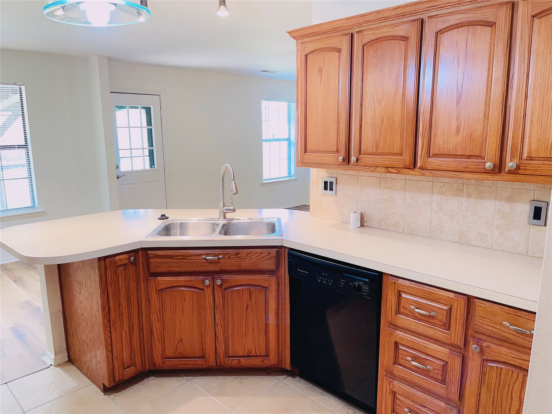 102 Northridge Property Photo 4
