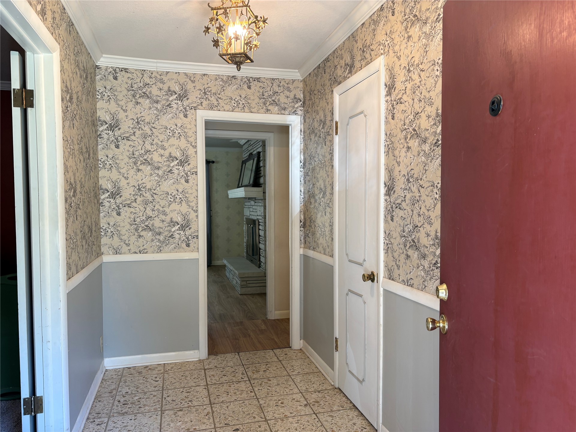 717 E Seneca Street E Property Photo 14