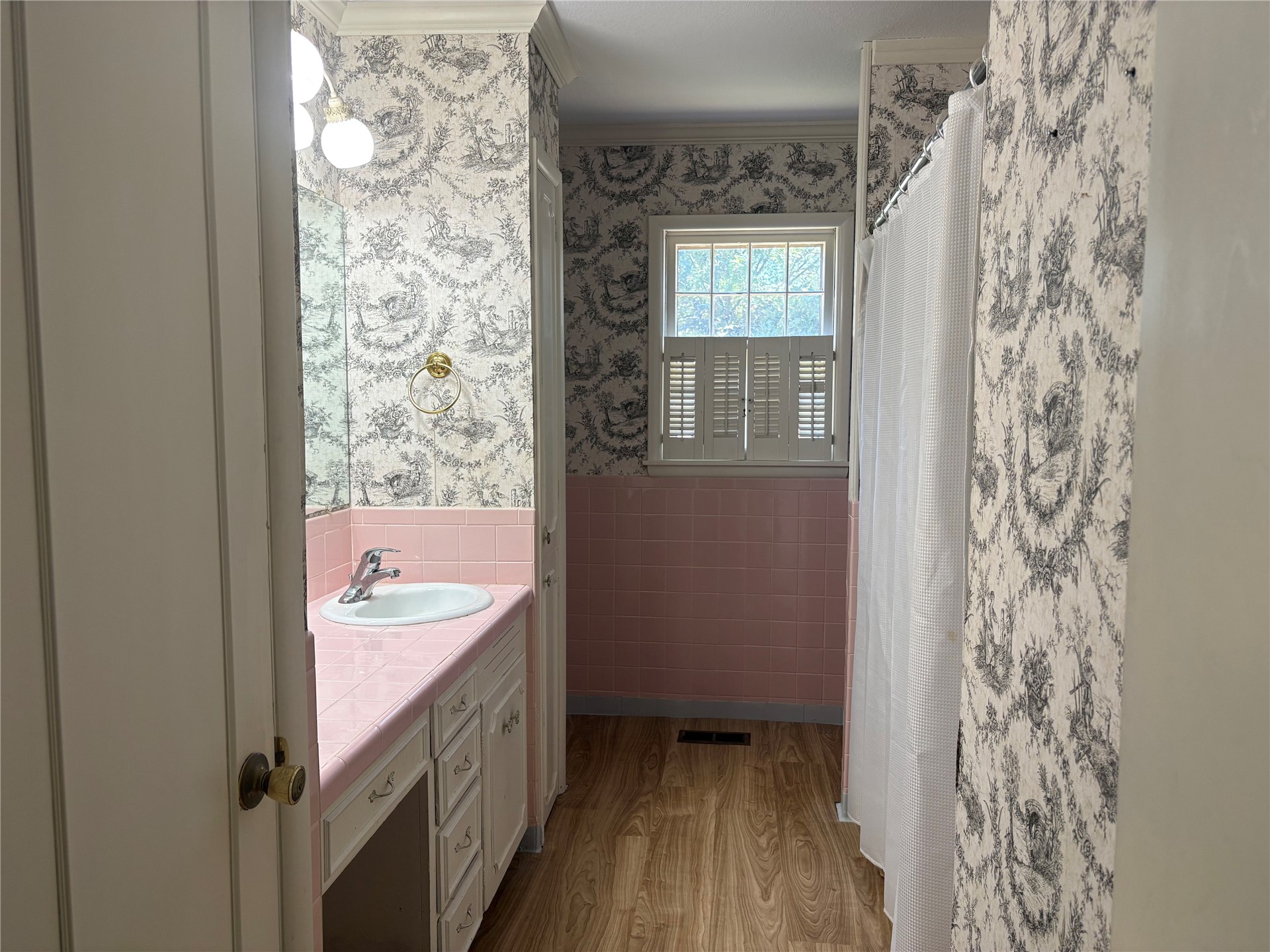 717 E Seneca Street E Property Photo 20