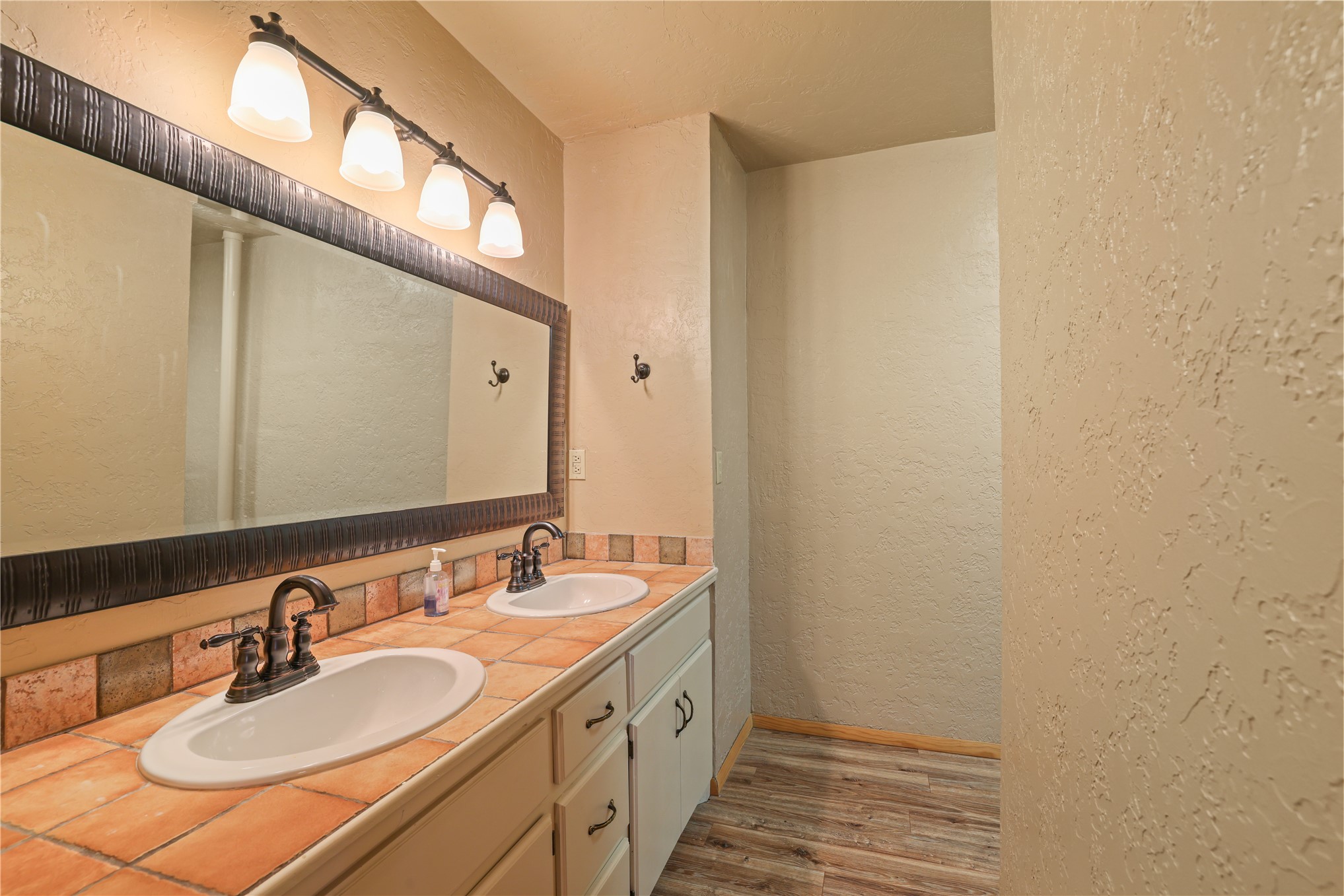 14208 Bois D Arc Road Property Photo 8