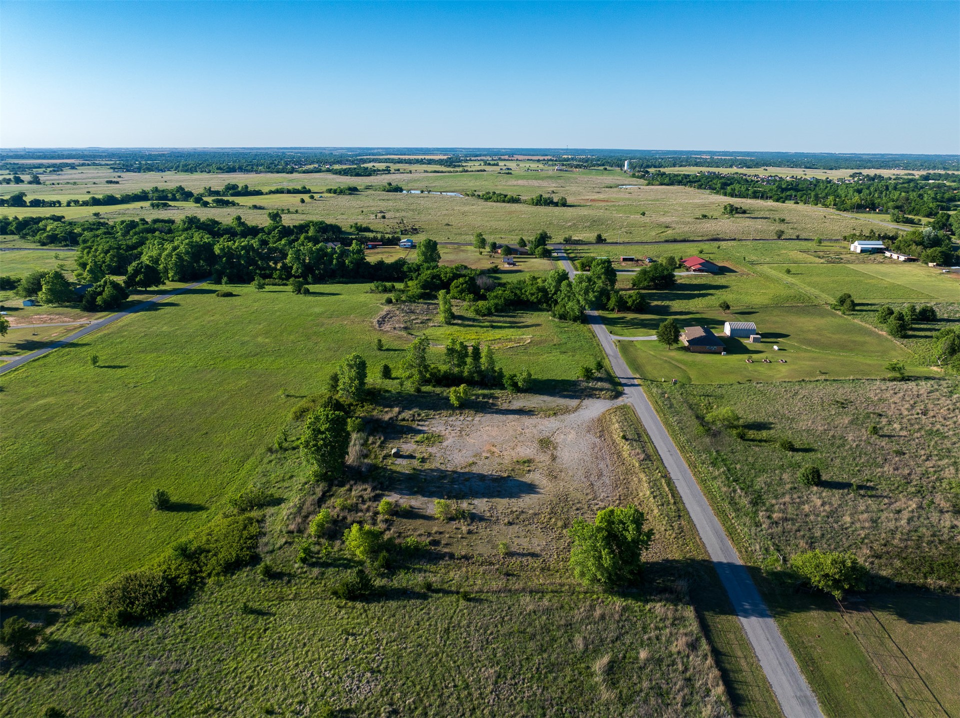 6 W County Road Property Photo 17