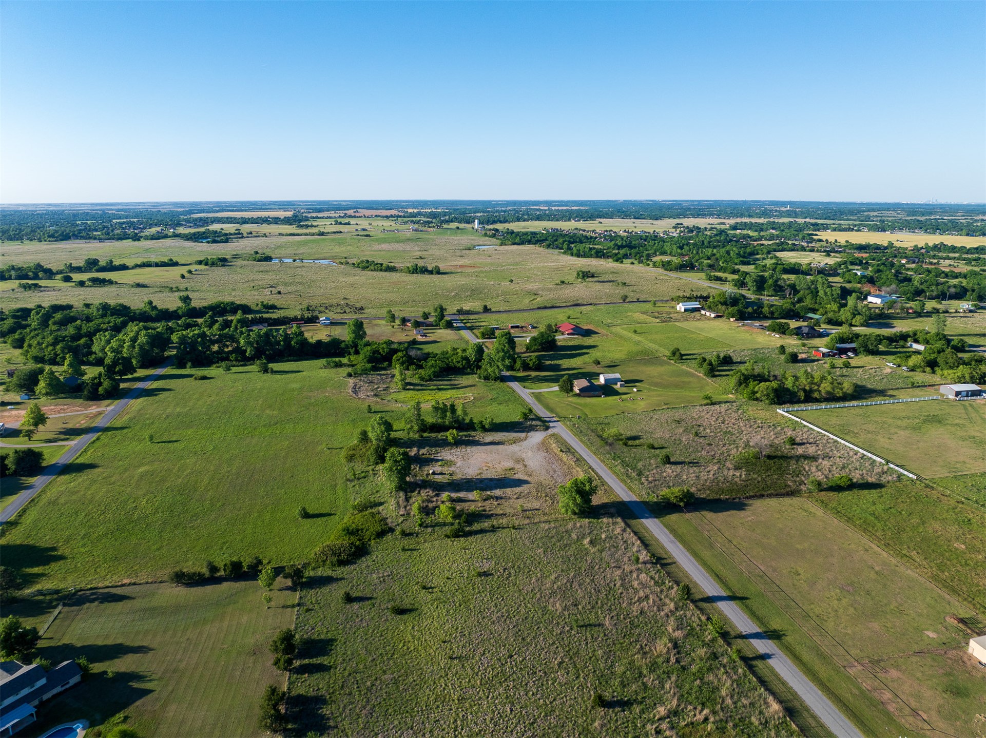 6 W County Road Property Photo 34