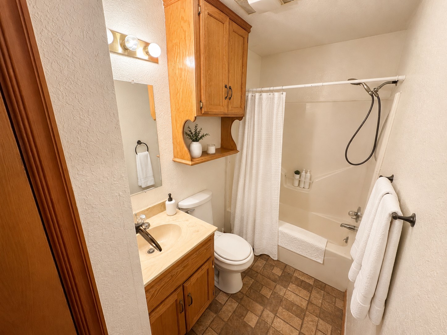1608 E Crestview Avenue E Property Photo 12