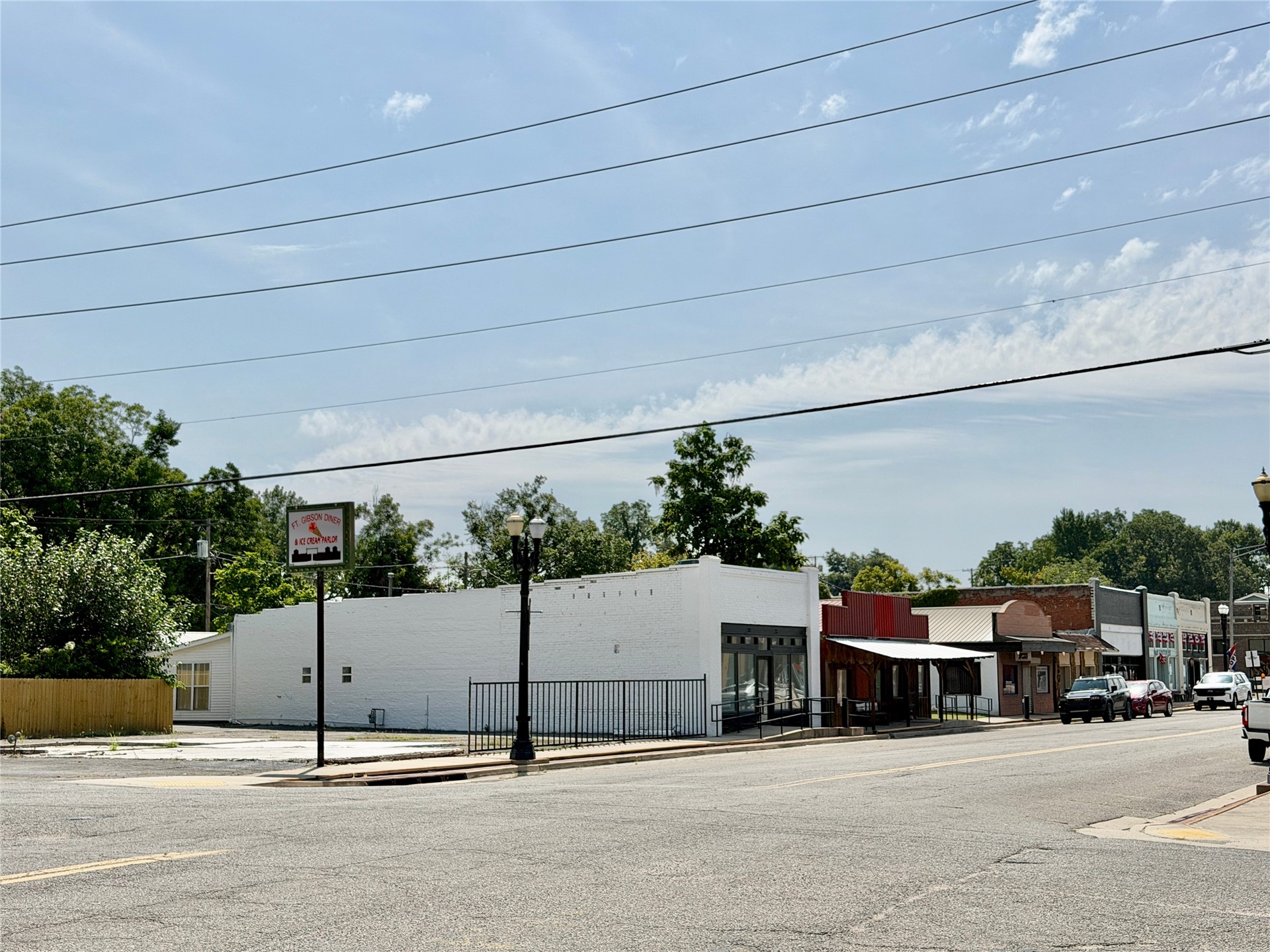 132 N Lee Street Property Photo 5