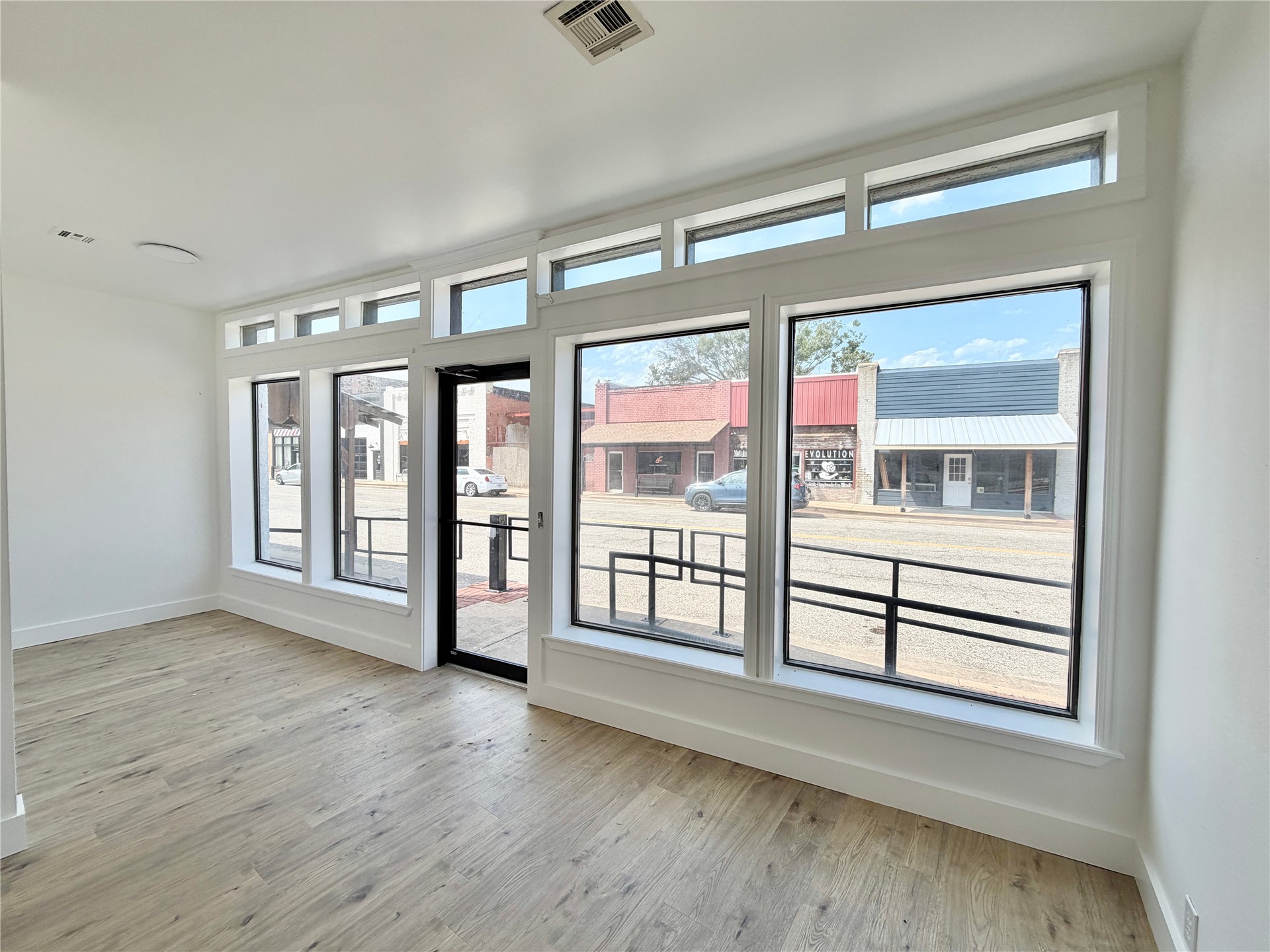 132 N Lee Street Property Photo 16