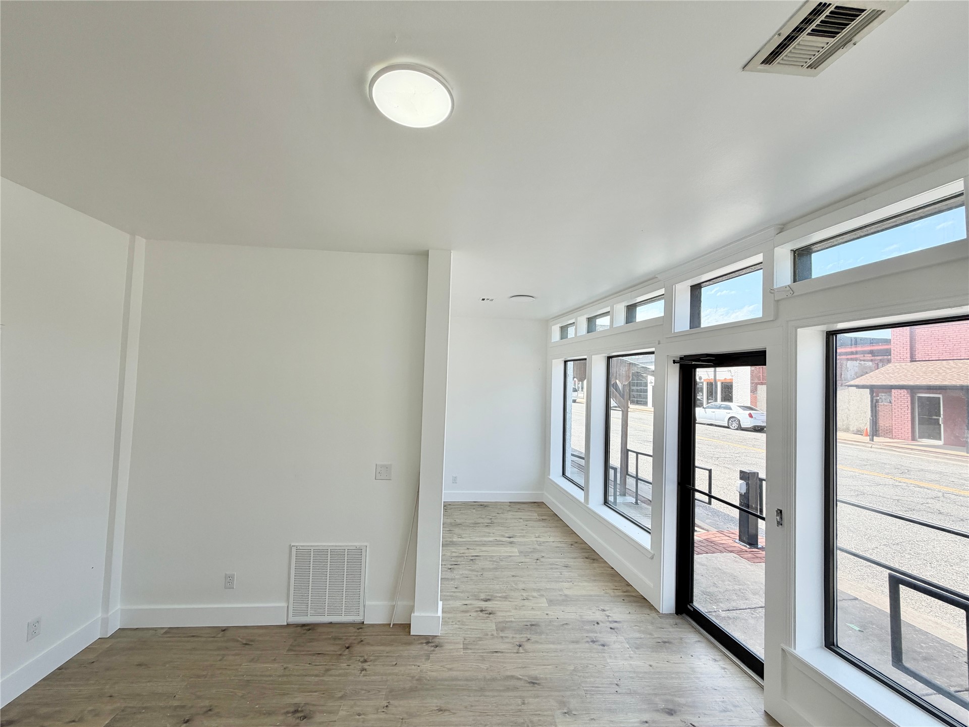 132 N Lee Street Property Photo 18