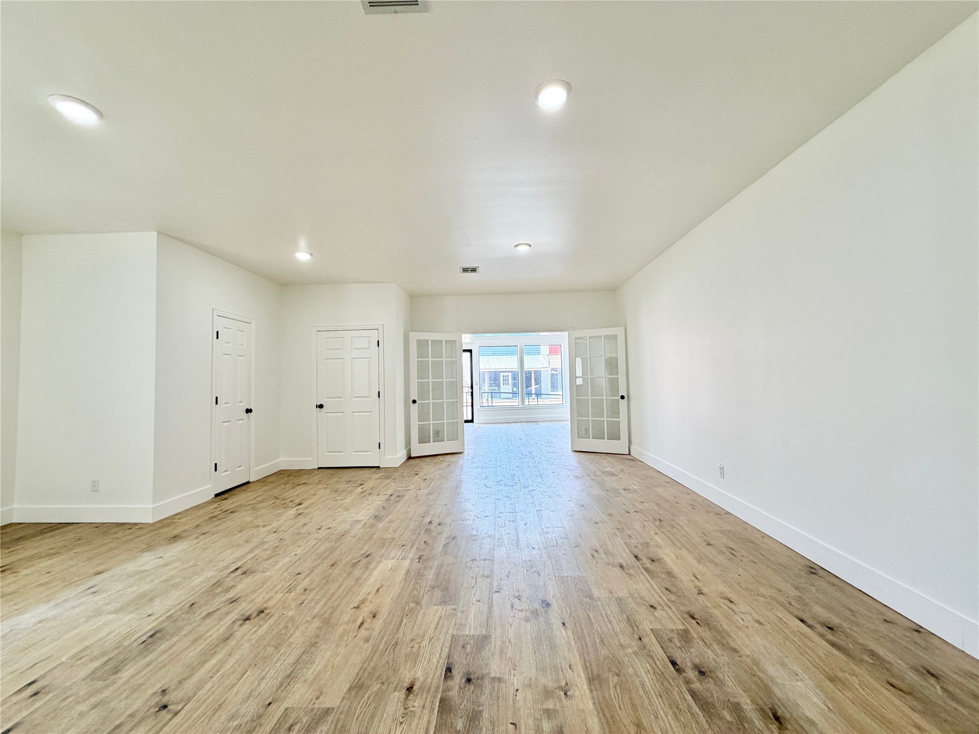 132 N Lee Street Property Photo 34