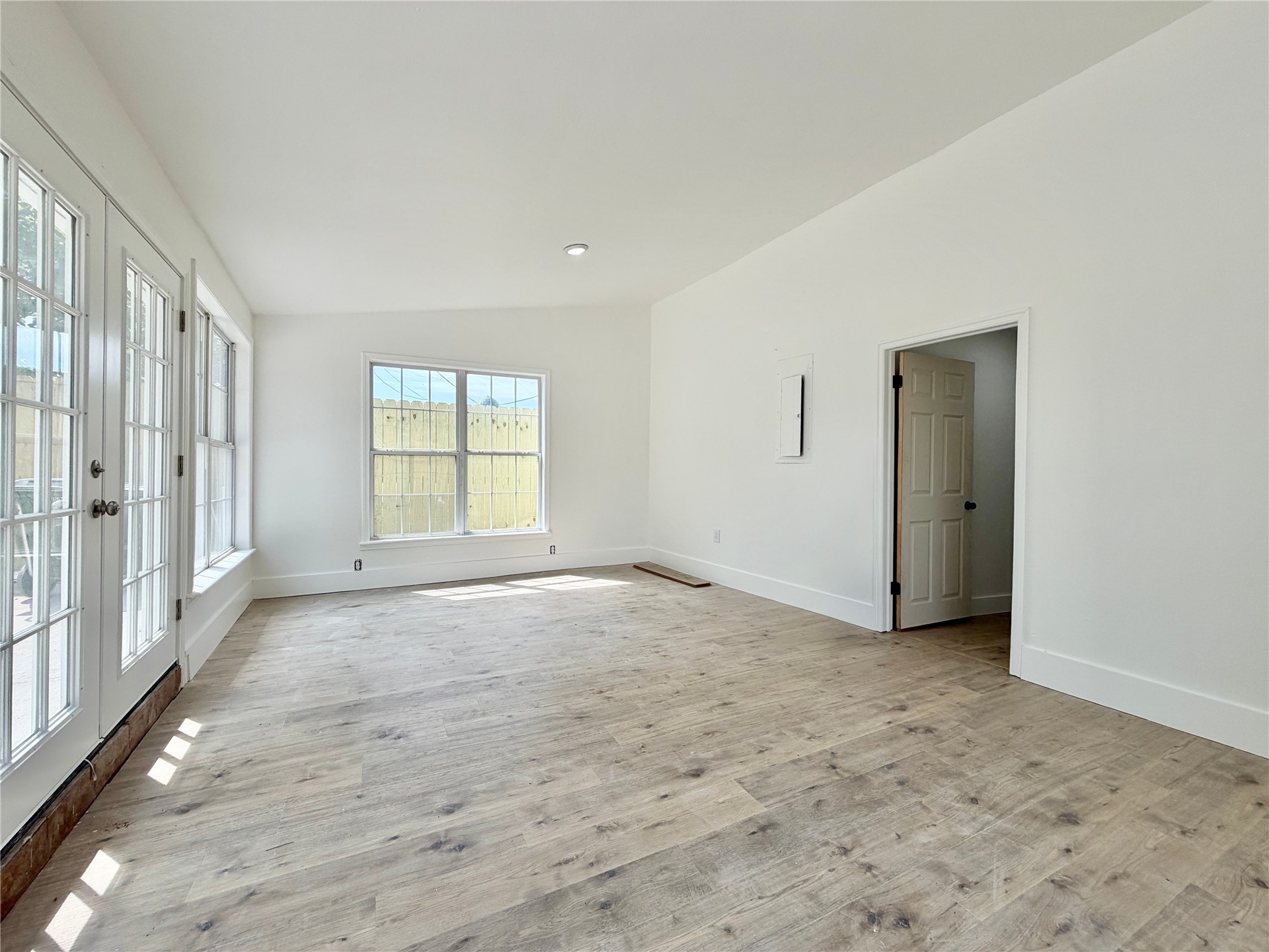 132 N Lee Street Property Photo 38