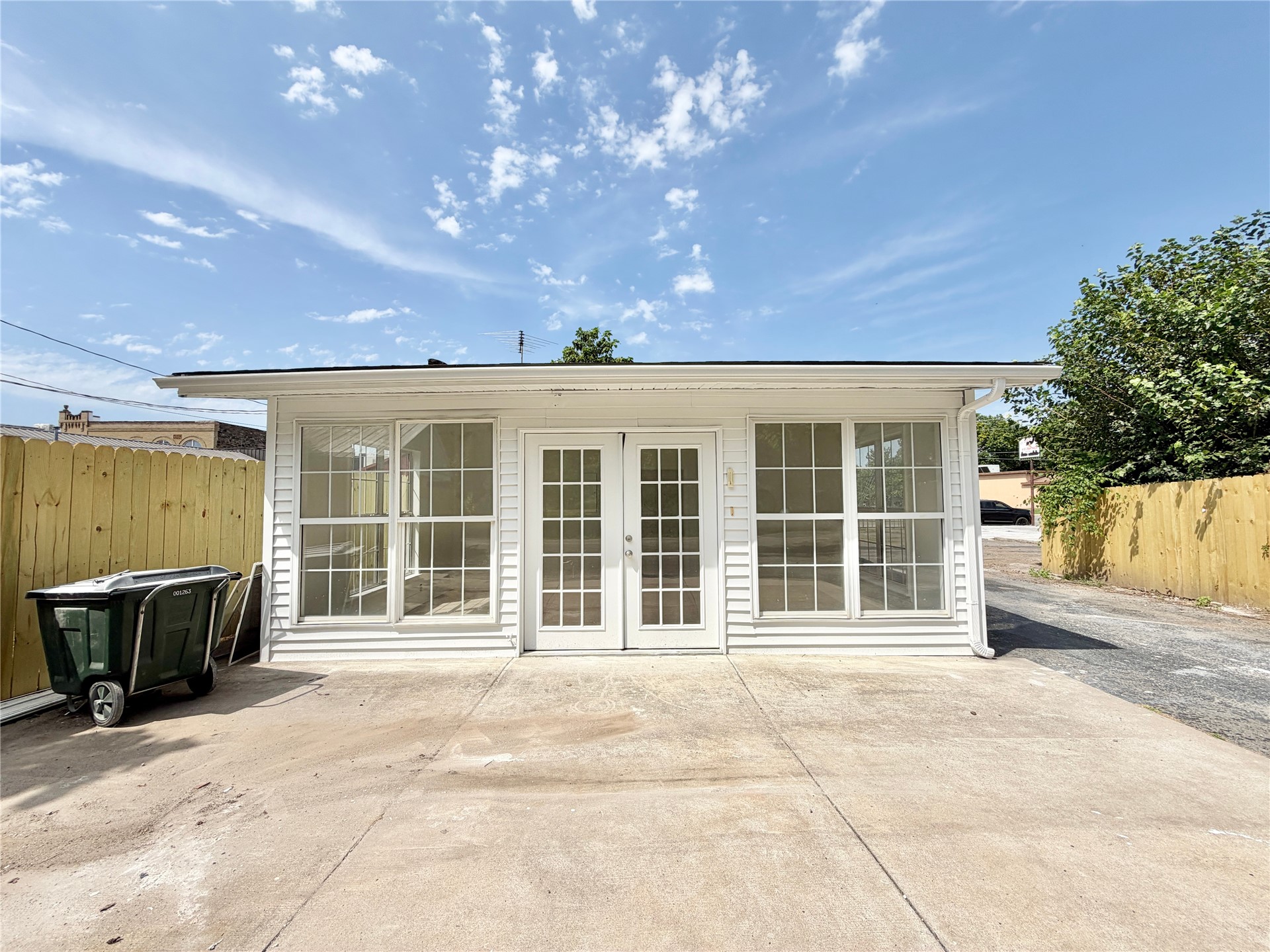 132 N Lee Street Property Photo 40