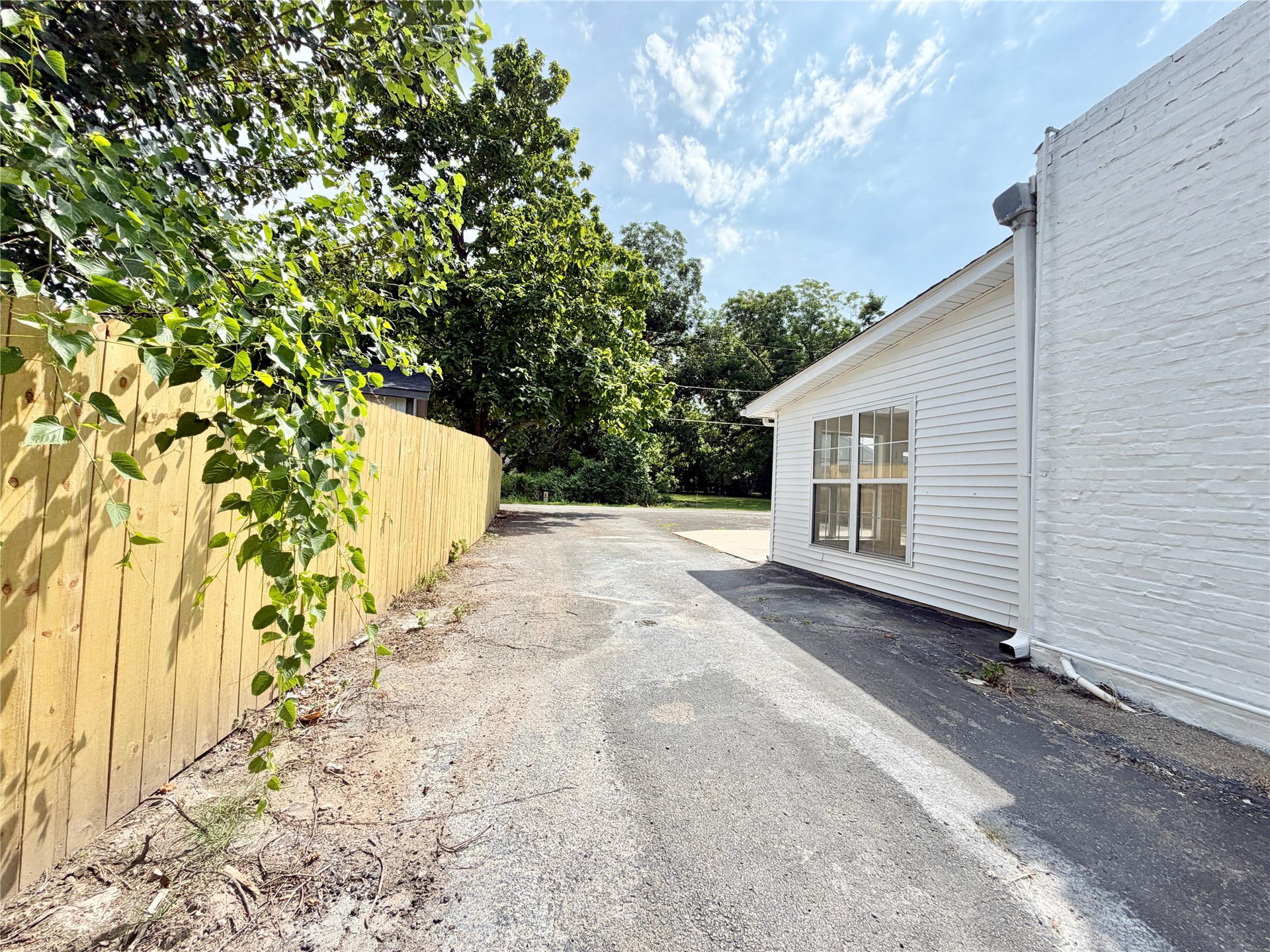 132 N Lee Street Property Photo 43