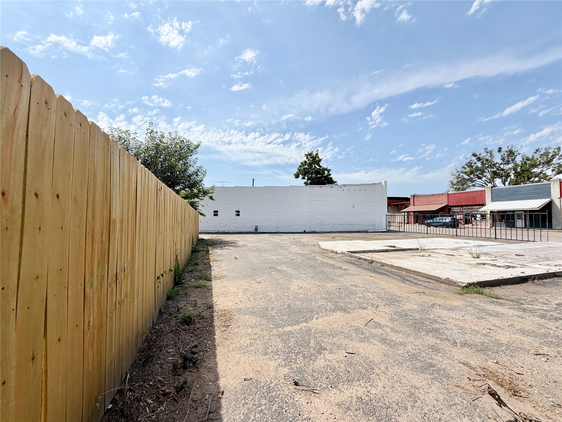 132 N Lee Street Property Photo 45