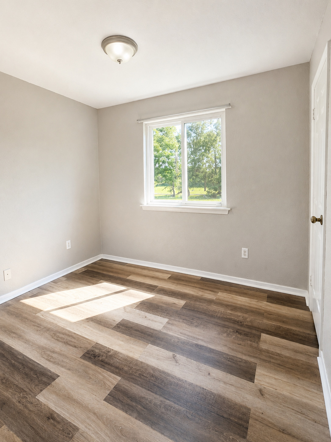 205 E Marshall Street Property Photo 6