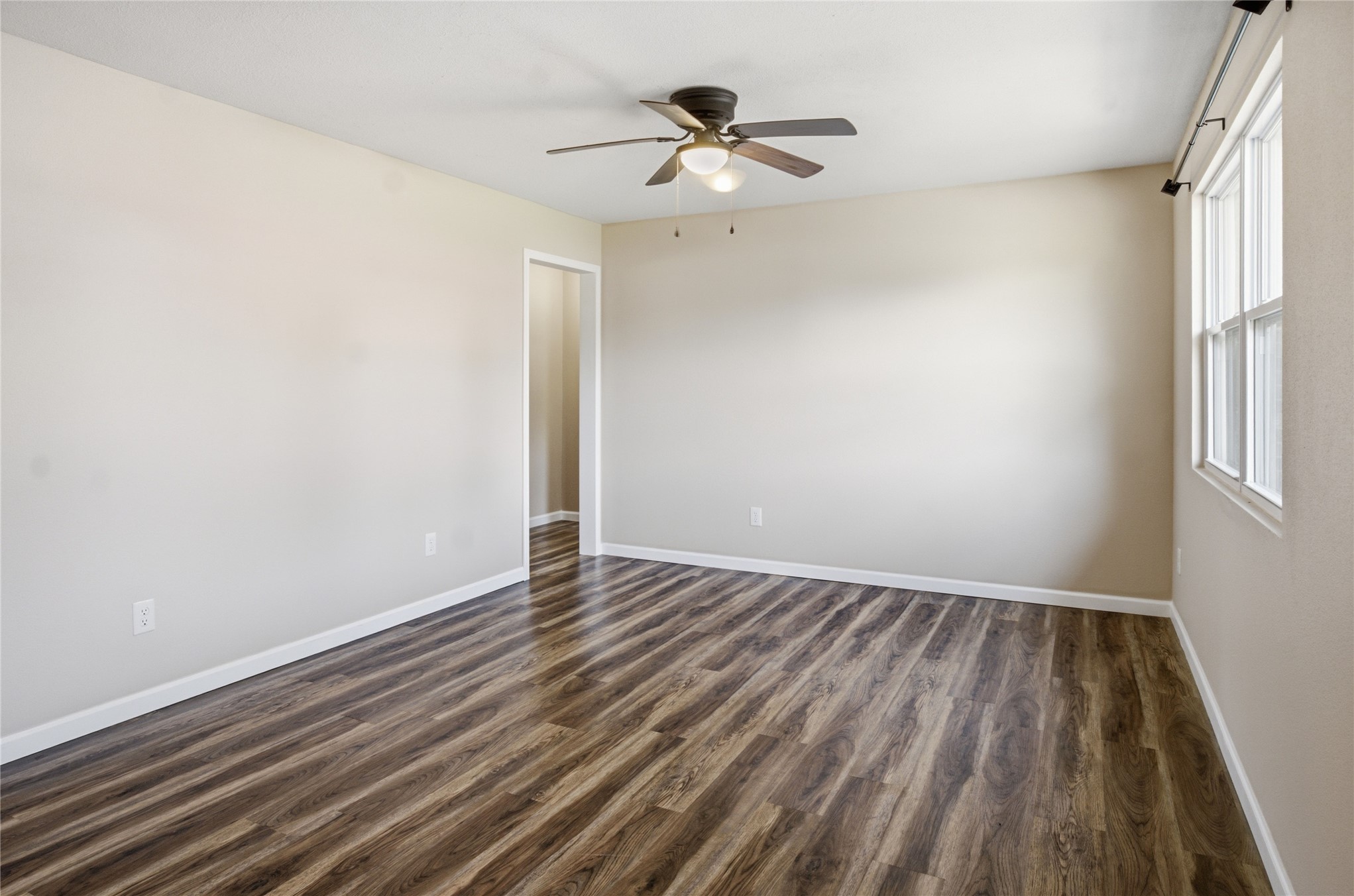 702 W Walnut Street Property Photo 10