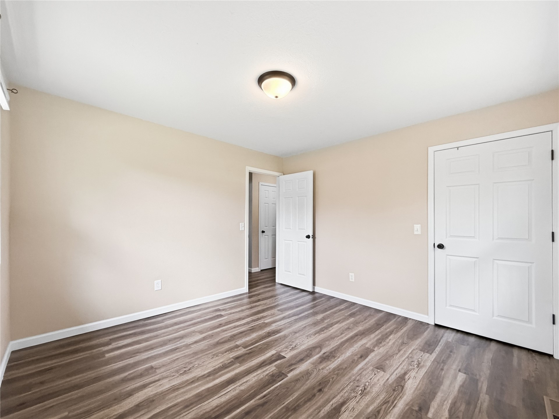 702 W Walnut Street Property Photo 21
