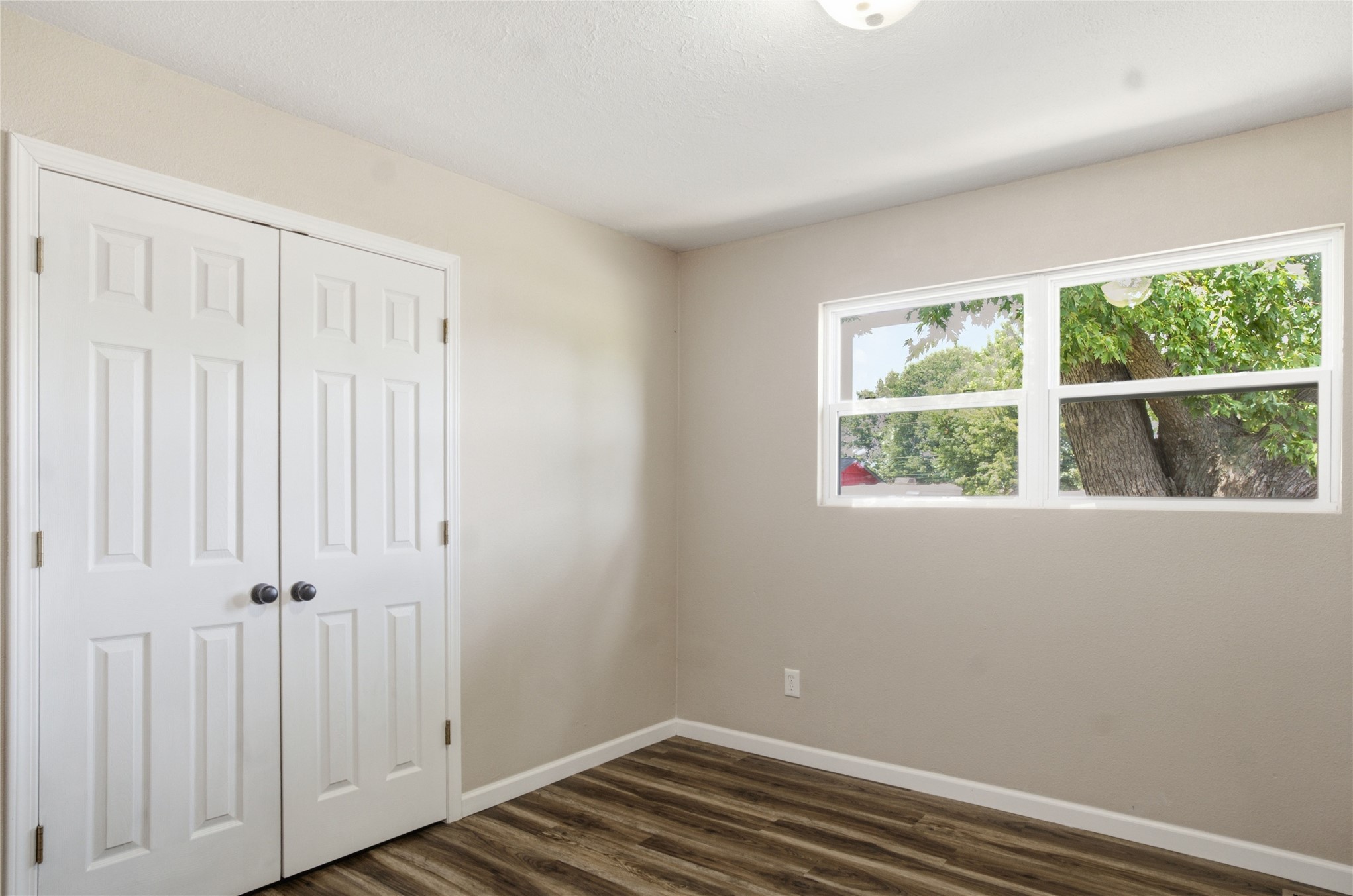 702 W Walnut Street Property Photo 22