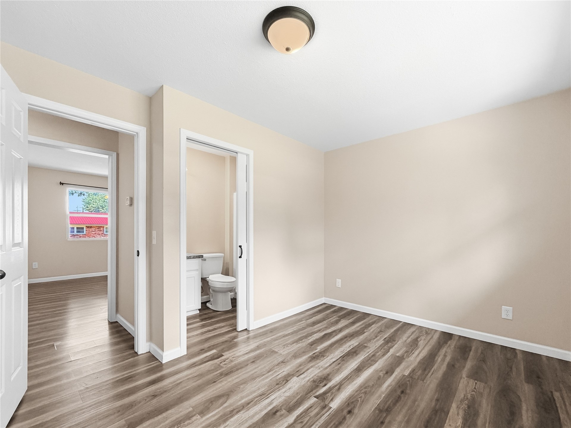 702 W Walnut Street Property Photo 23