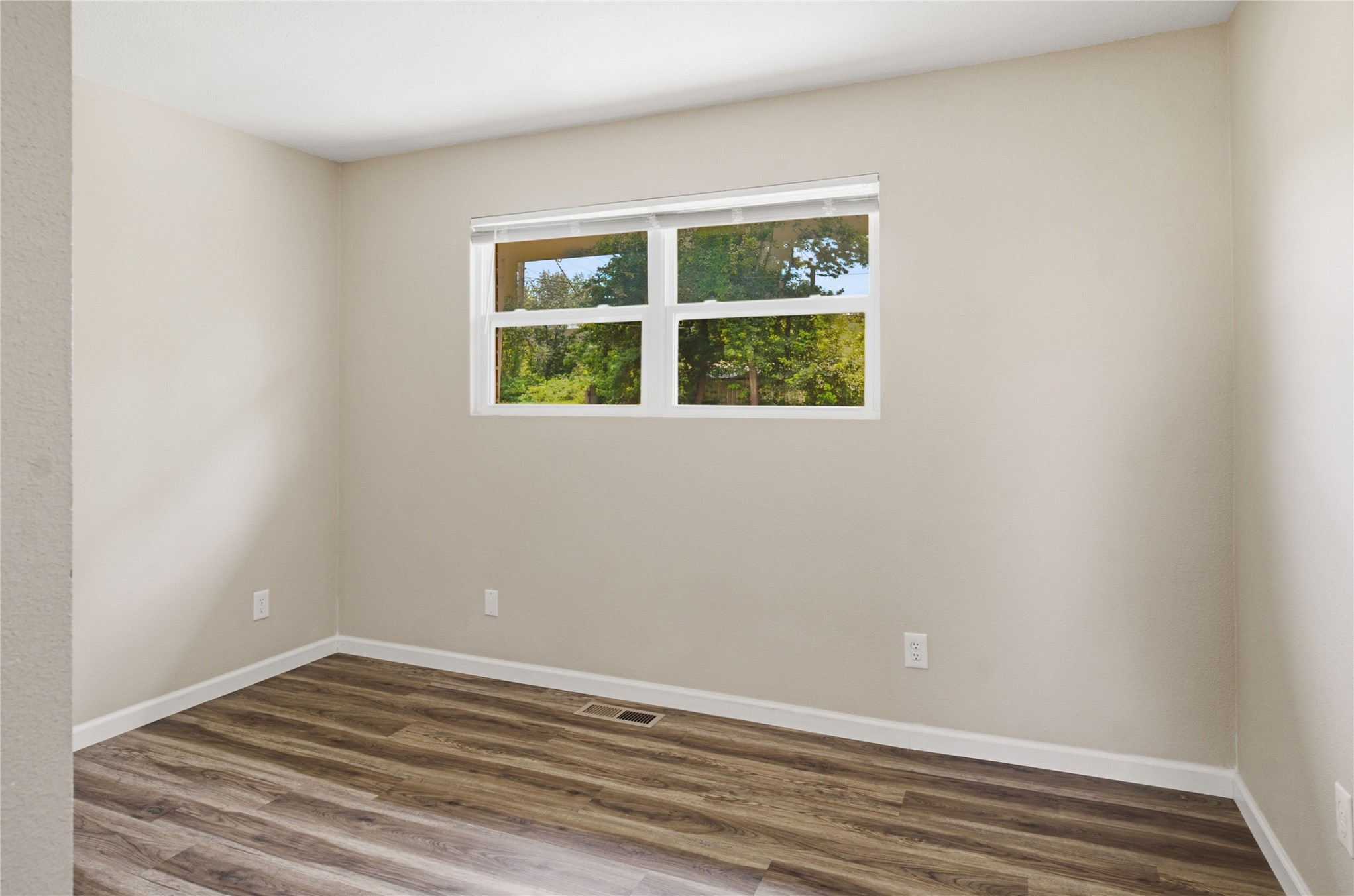 702 W Walnut Street Property Photo 26