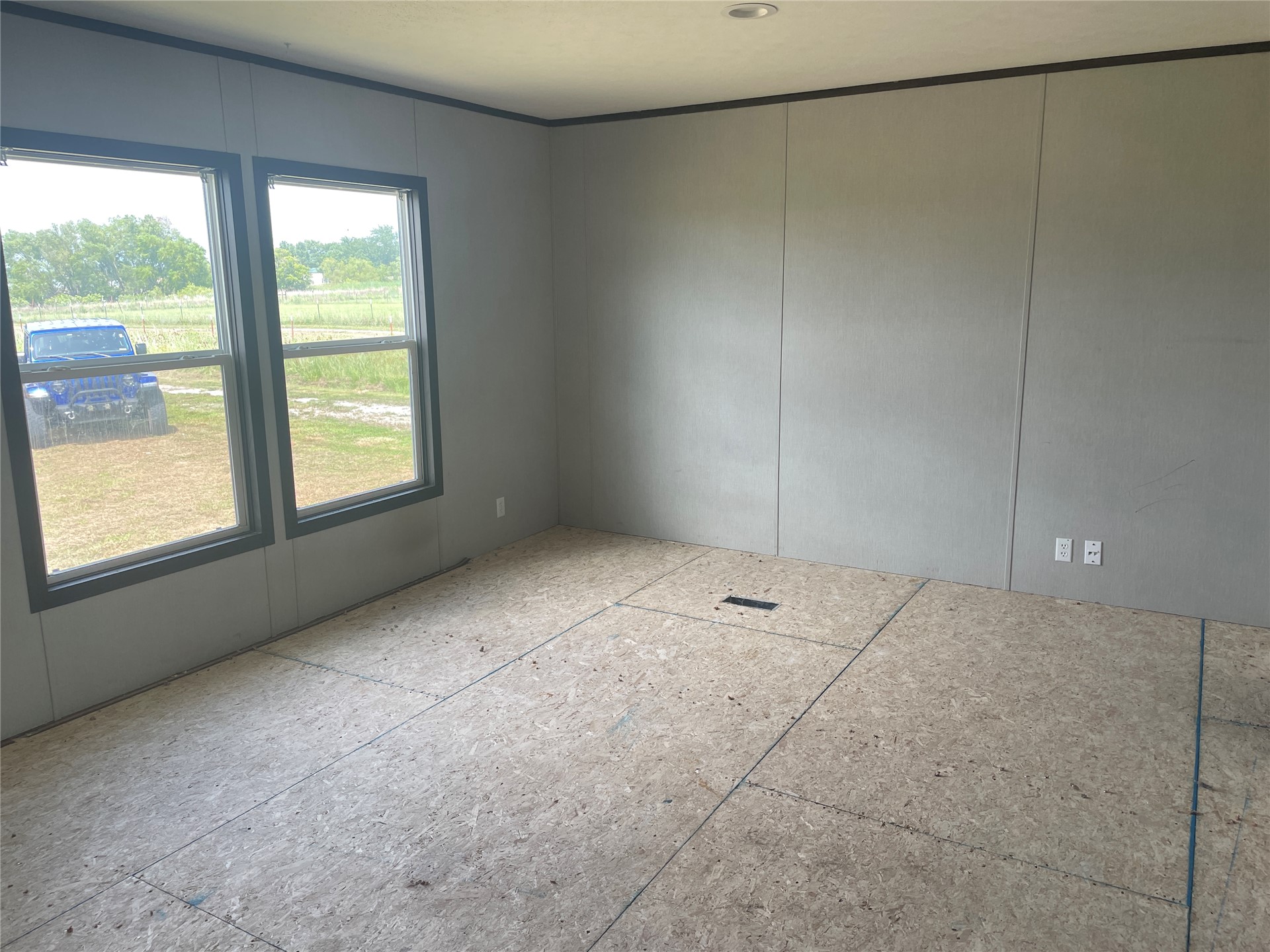17858 Harreld Road Property Photo 8