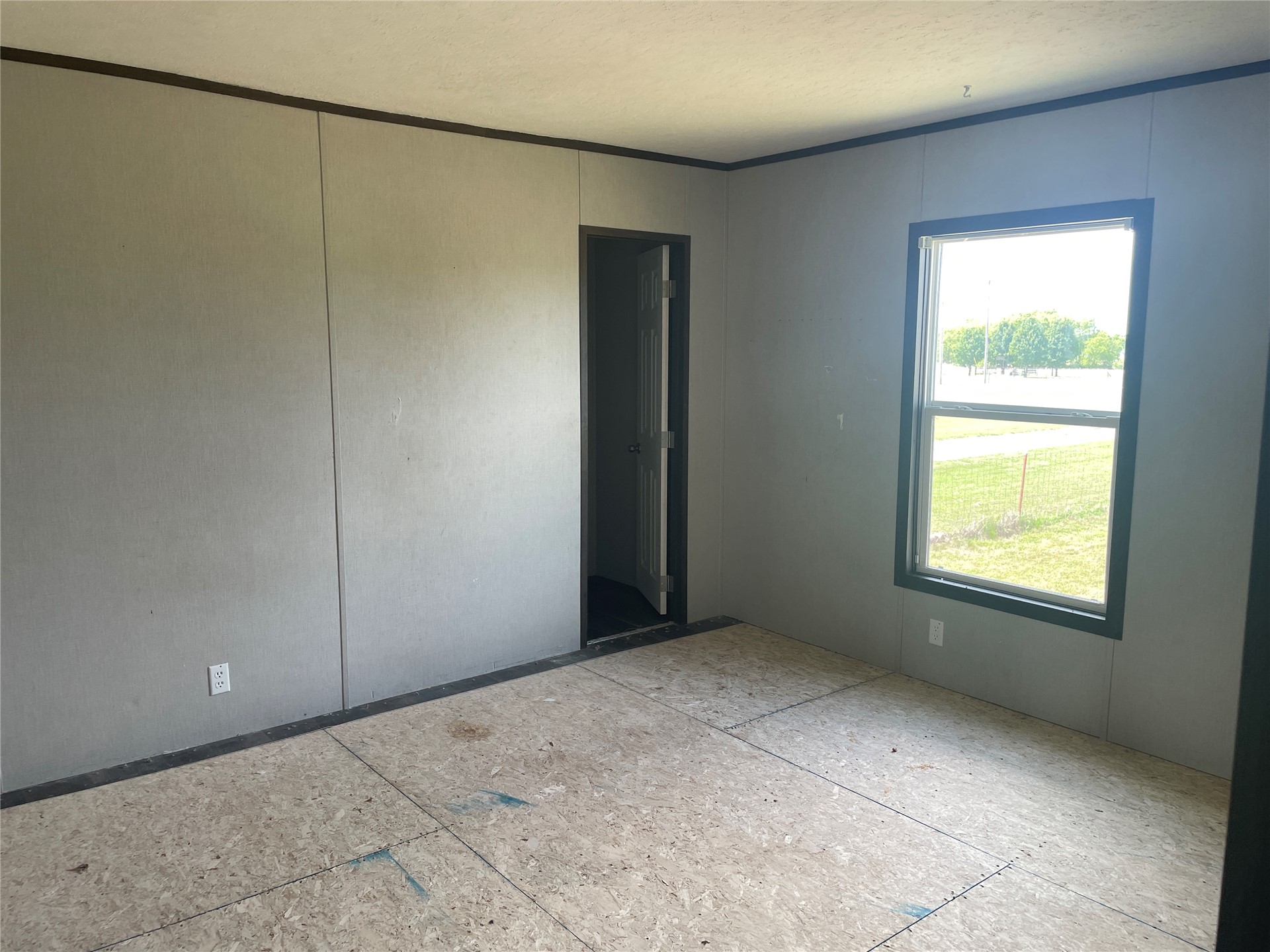 17858 Harreld Road Property Photo 13