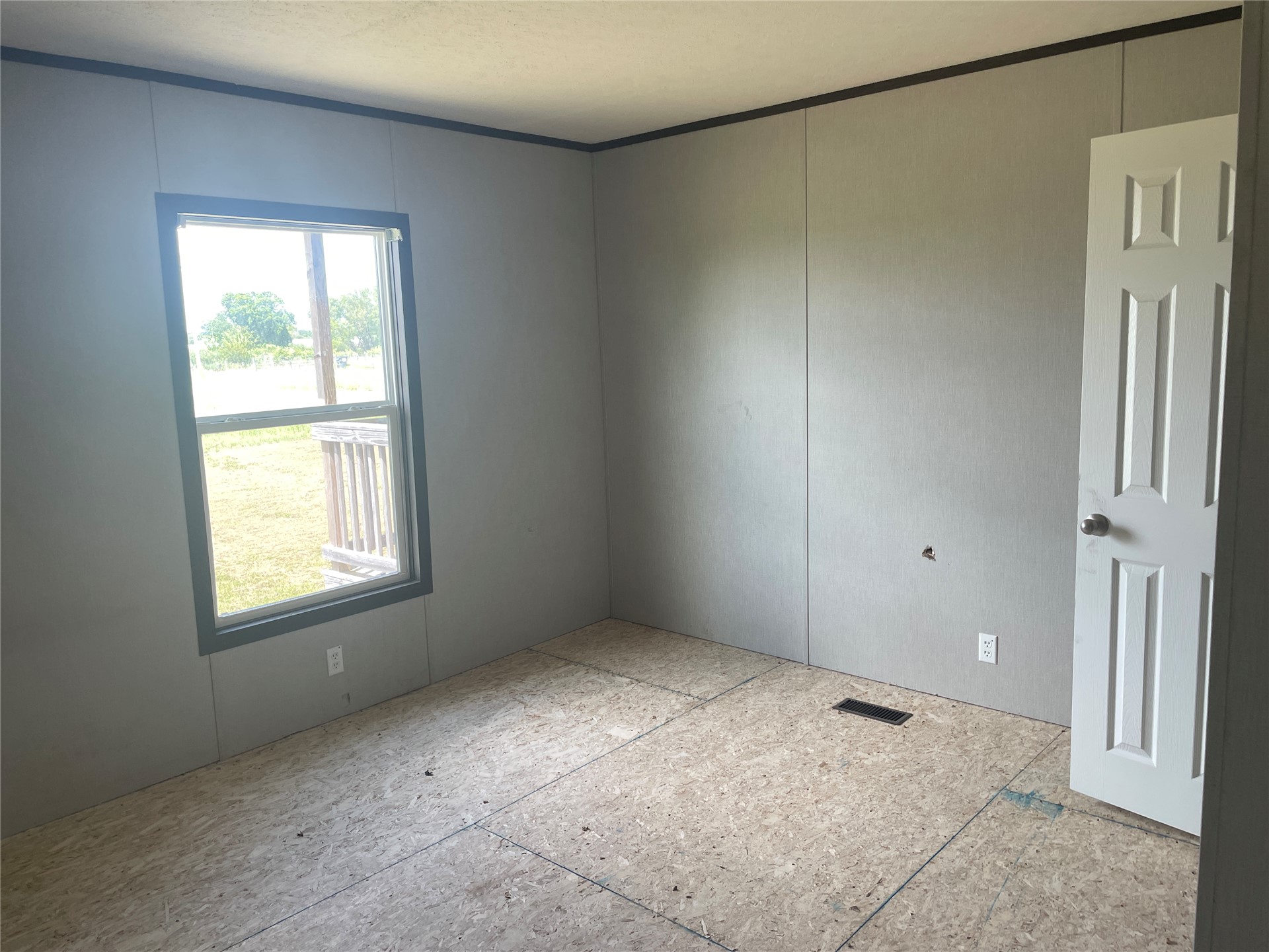 17858 Harreld Road Property Photo 14