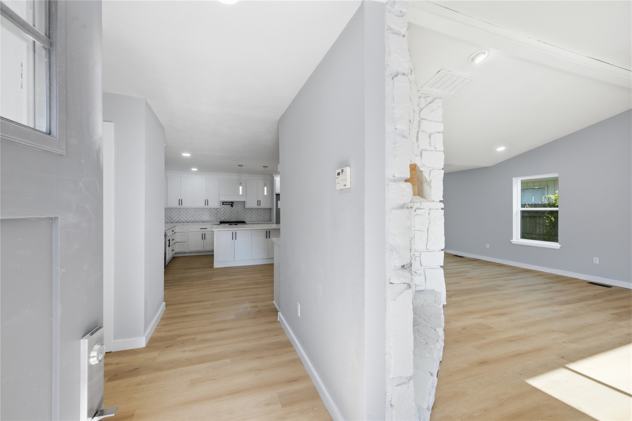 1906 N Eucalyptus Court Property Photo 4