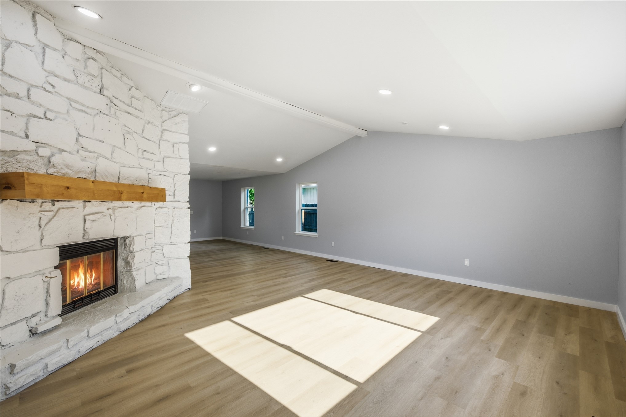 1906 N Eucalyptus Court Property Photo 5