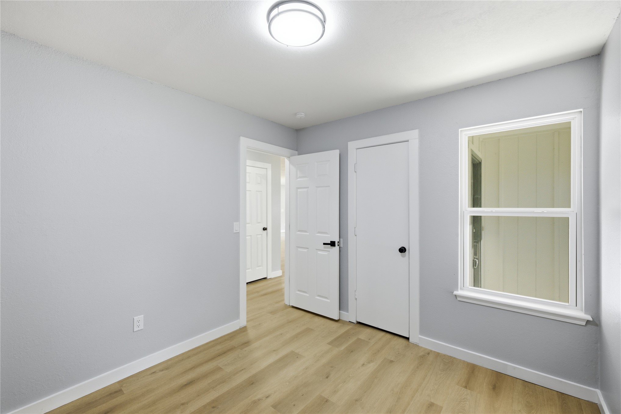 1906 N Eucalyptus Court Property Photo 21