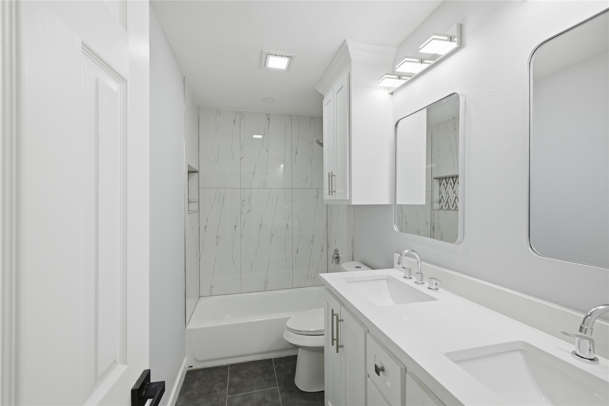 1906 N Eucalyptus Court Property Photo 22