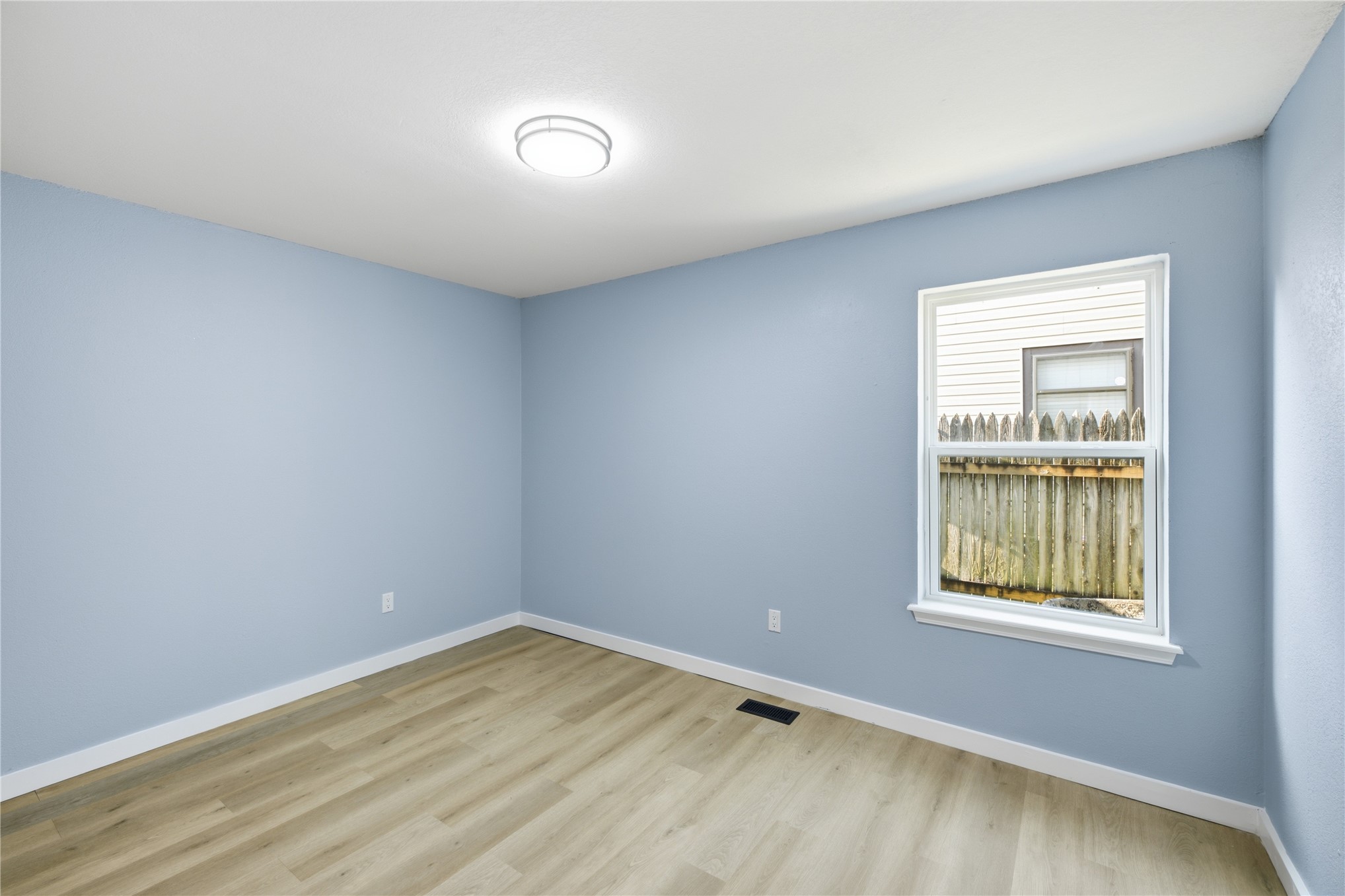 1906 N Eucalyptus Court Property Photo 23