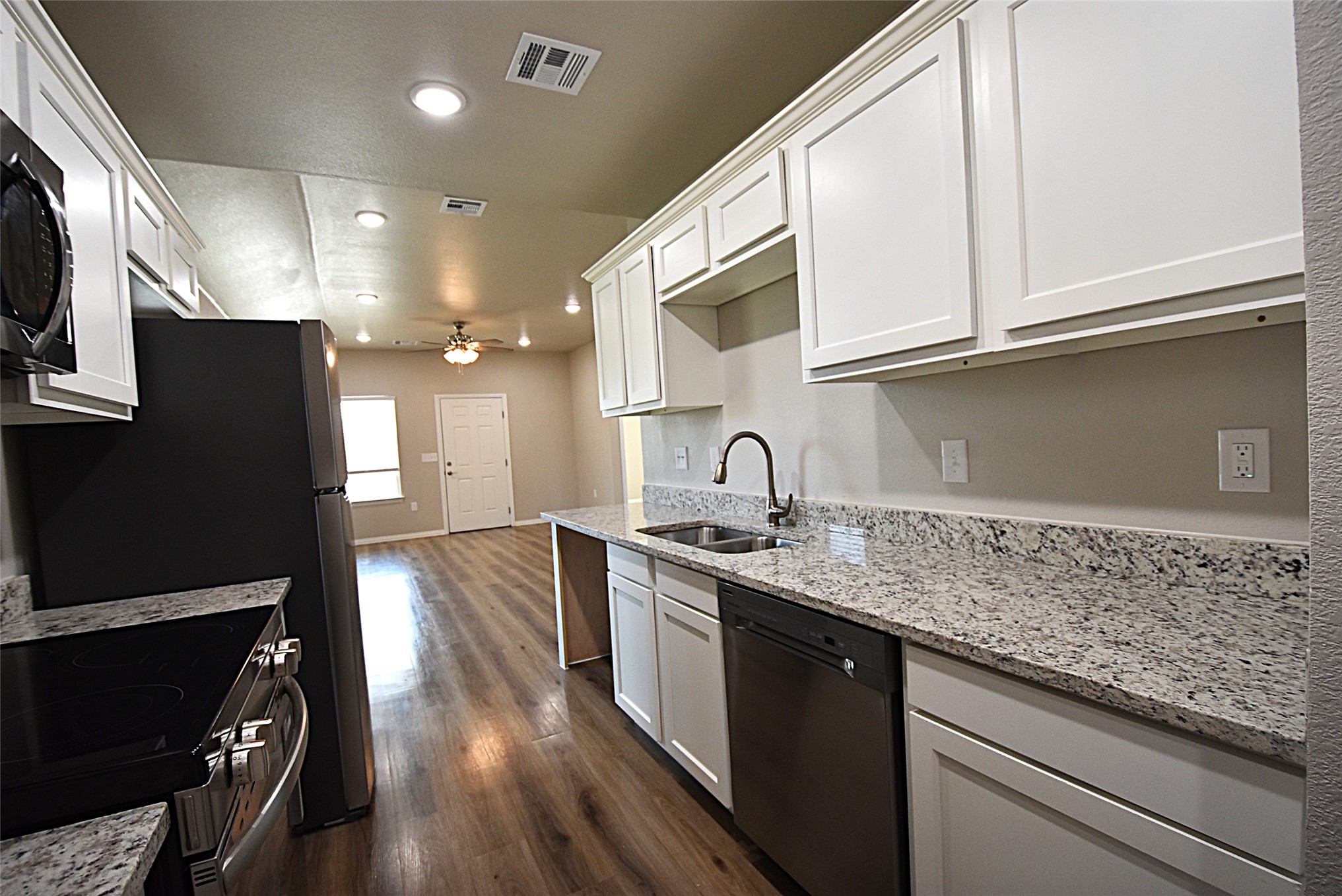 837 Elm Street Property Photo 14