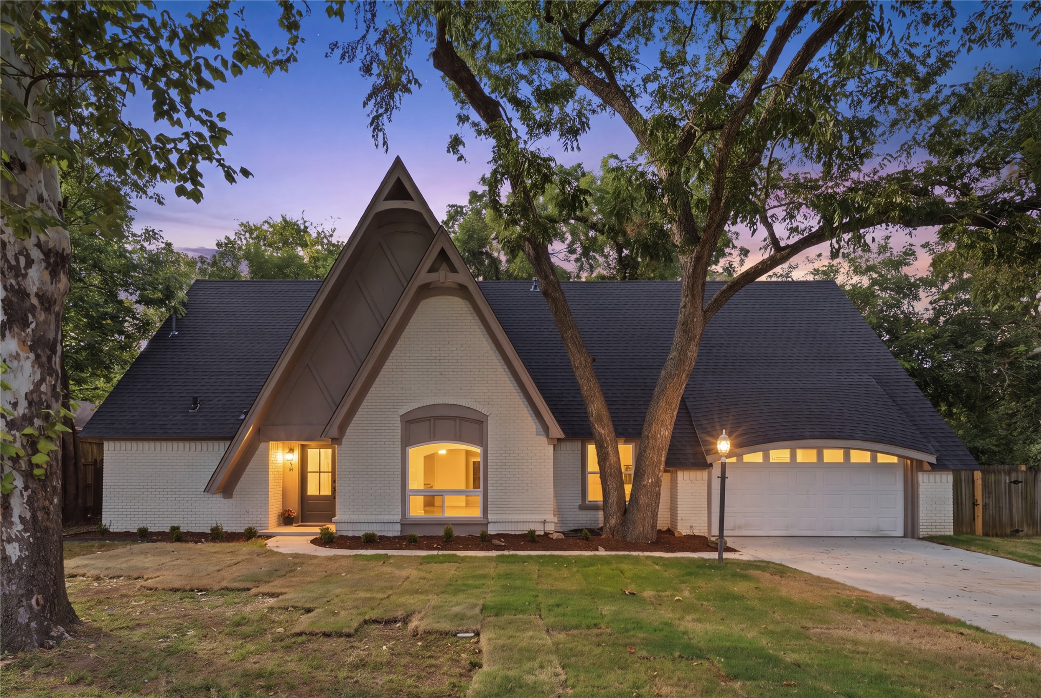 3114 E 78th Place