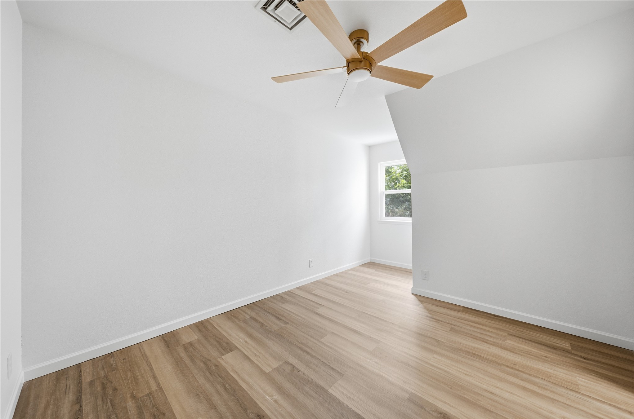 3114 E 78th Place Property Photo 33