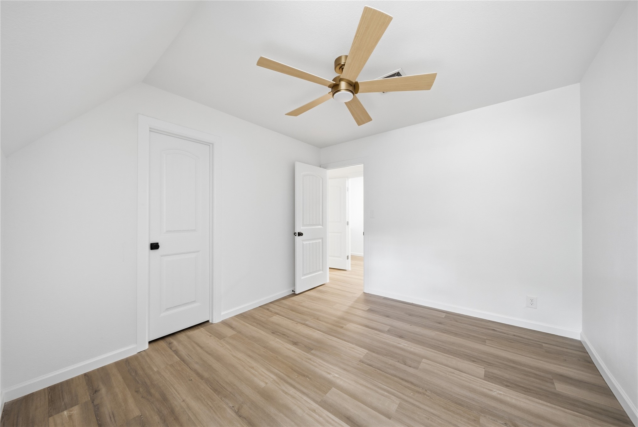 3114 E 78th Place Property Photo 34