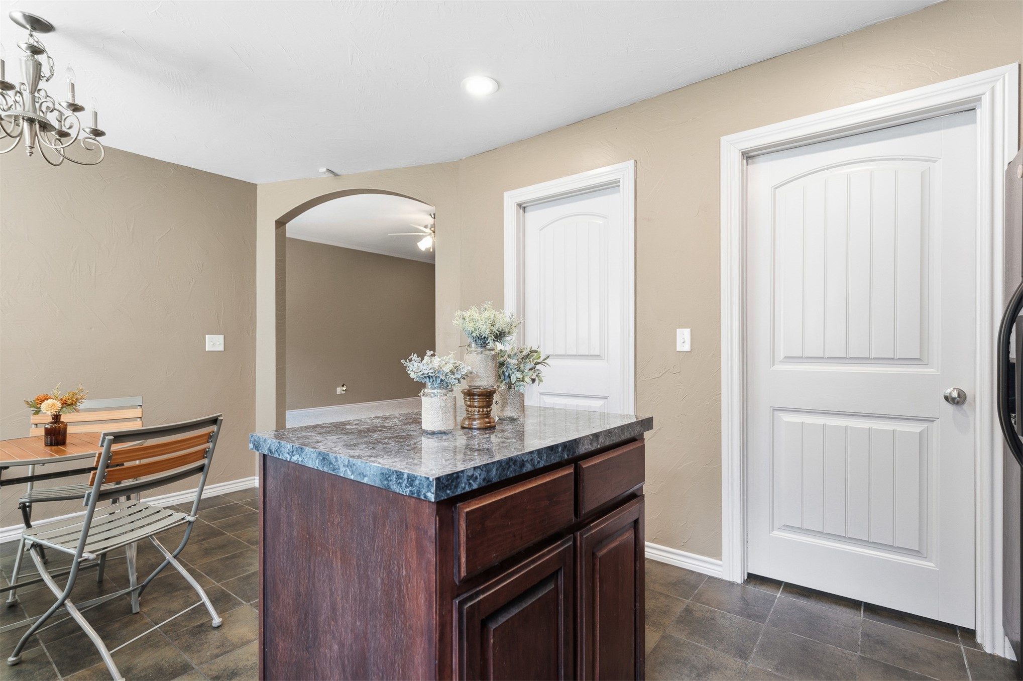 4702 Lake Shore Drive Property Photo 14