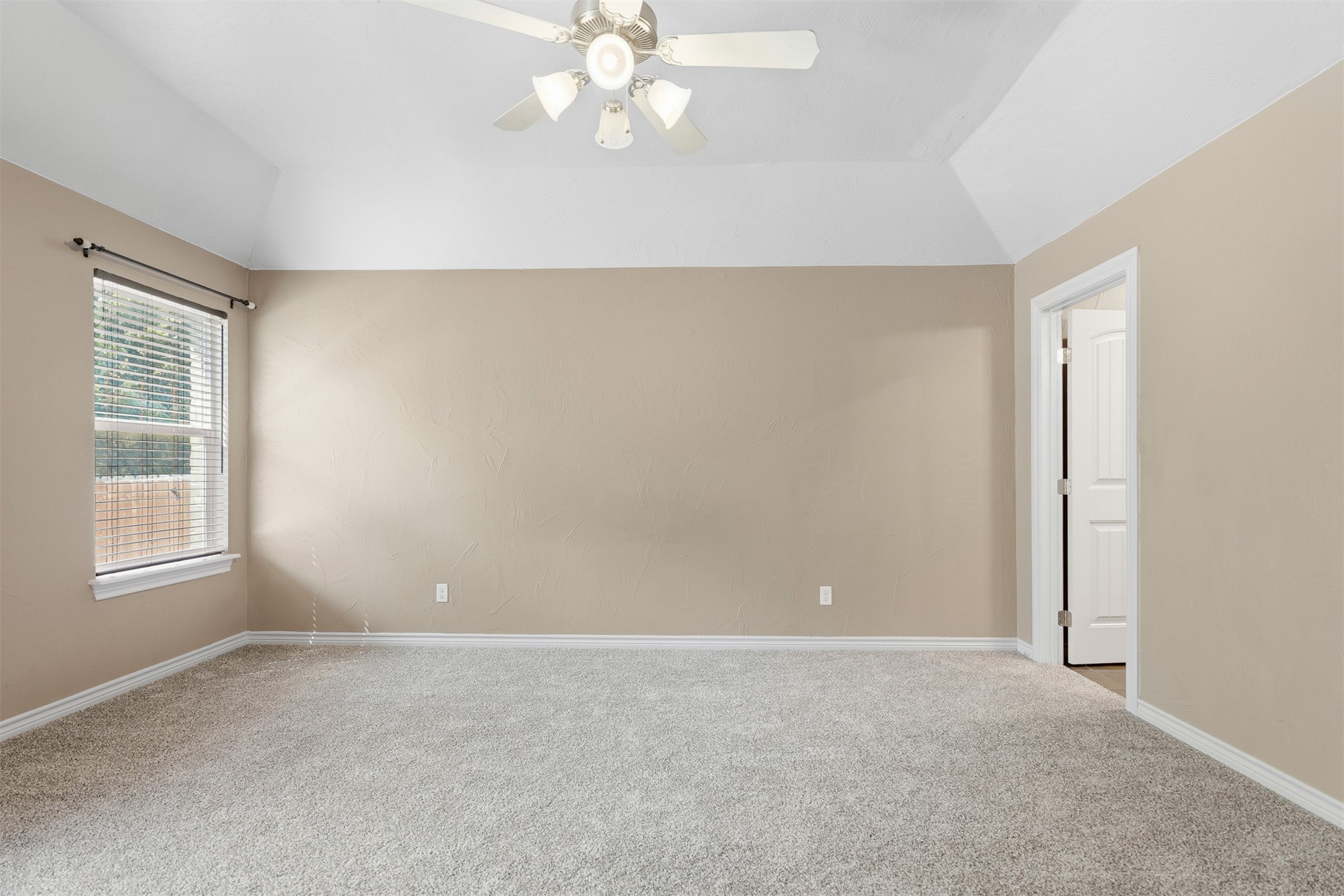 4702 Lake Shore Drive Property Photo 17